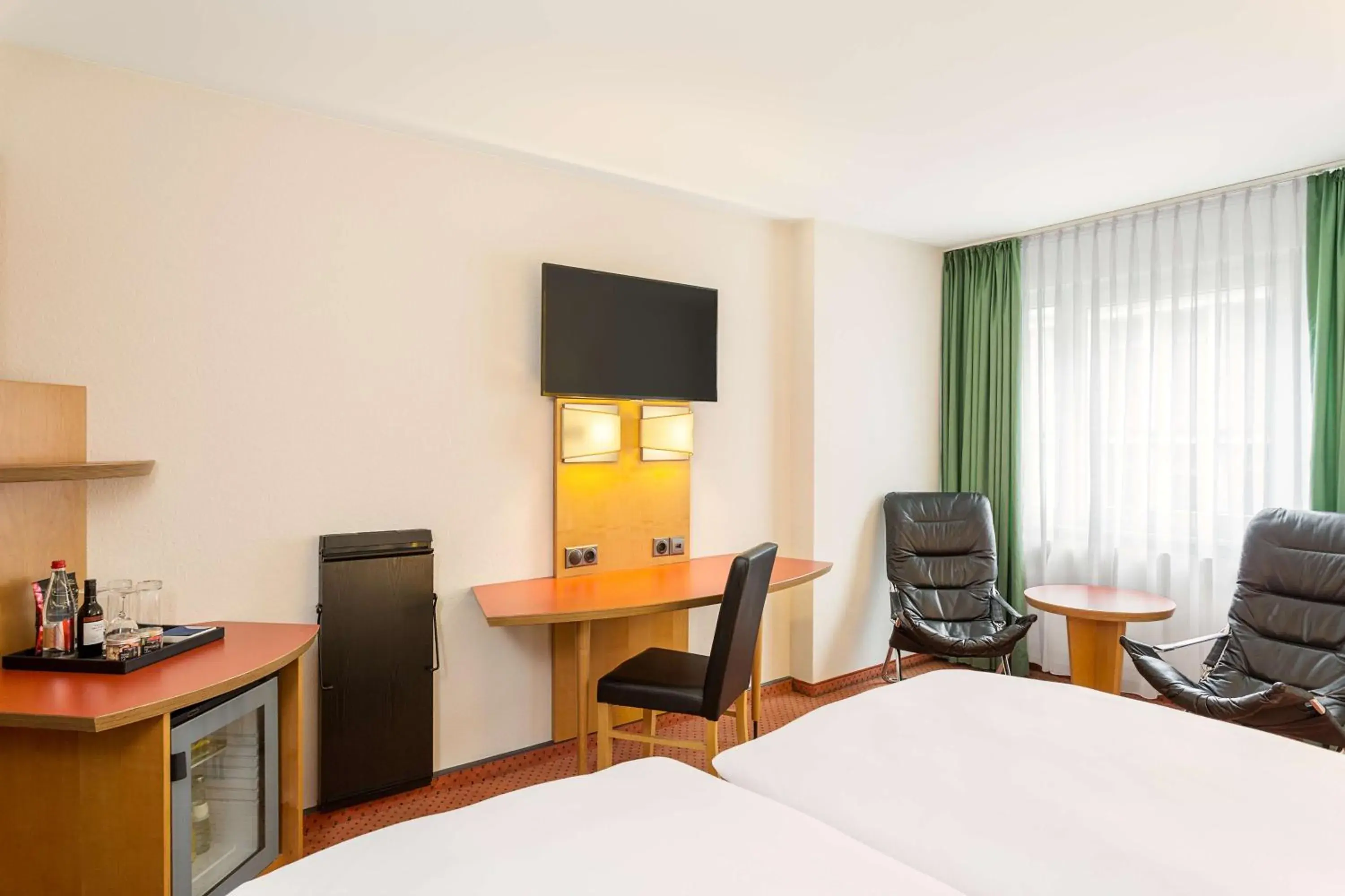 Photo of the whole room, Bed in NH Berlin City Ost Photo of the whole room, Bed in NH Berlin City Ost