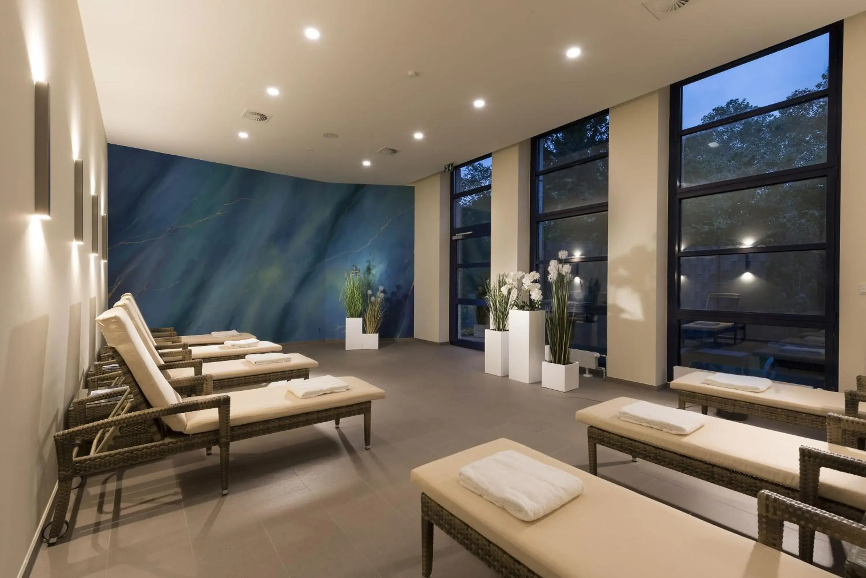 Swimming pool in Maritim Hotel Bonn Swimming pool in Maritim Hotel Bonn