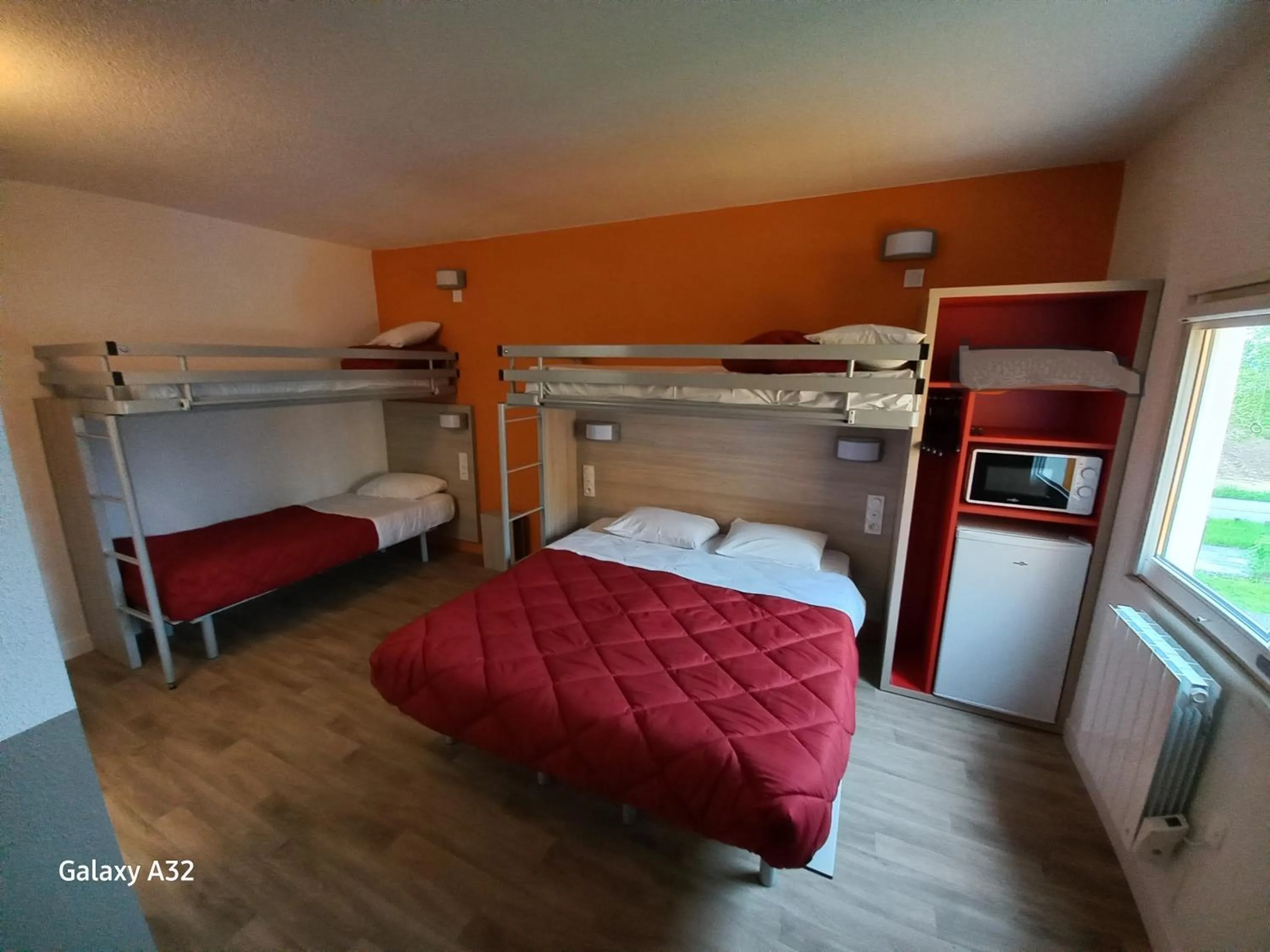 Bedroom, Bed in Premiere Classe Evry Sud - Mennecy
