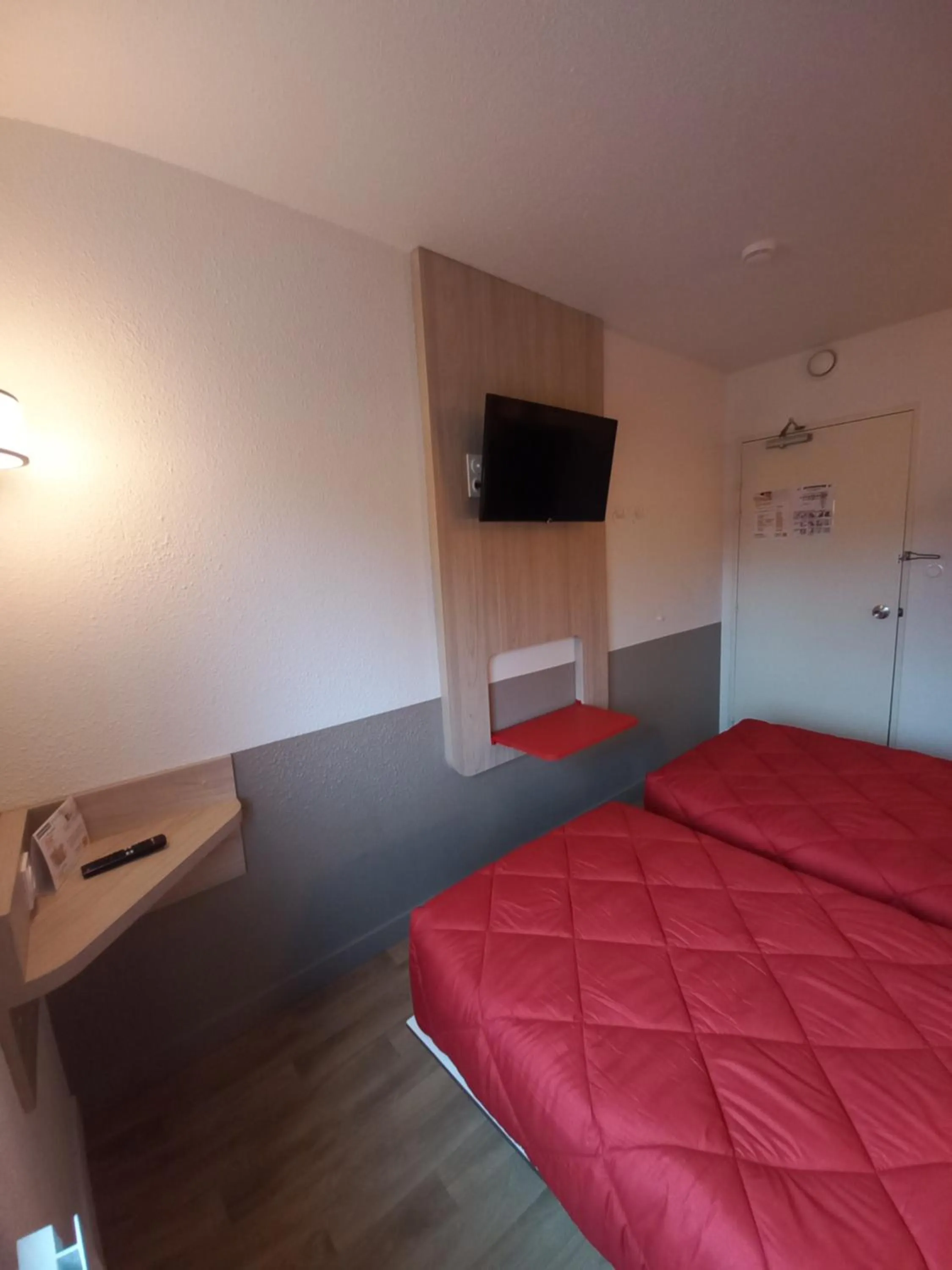 Bathroom, Bed in Premiere Classe Evry Sud - Mennecy