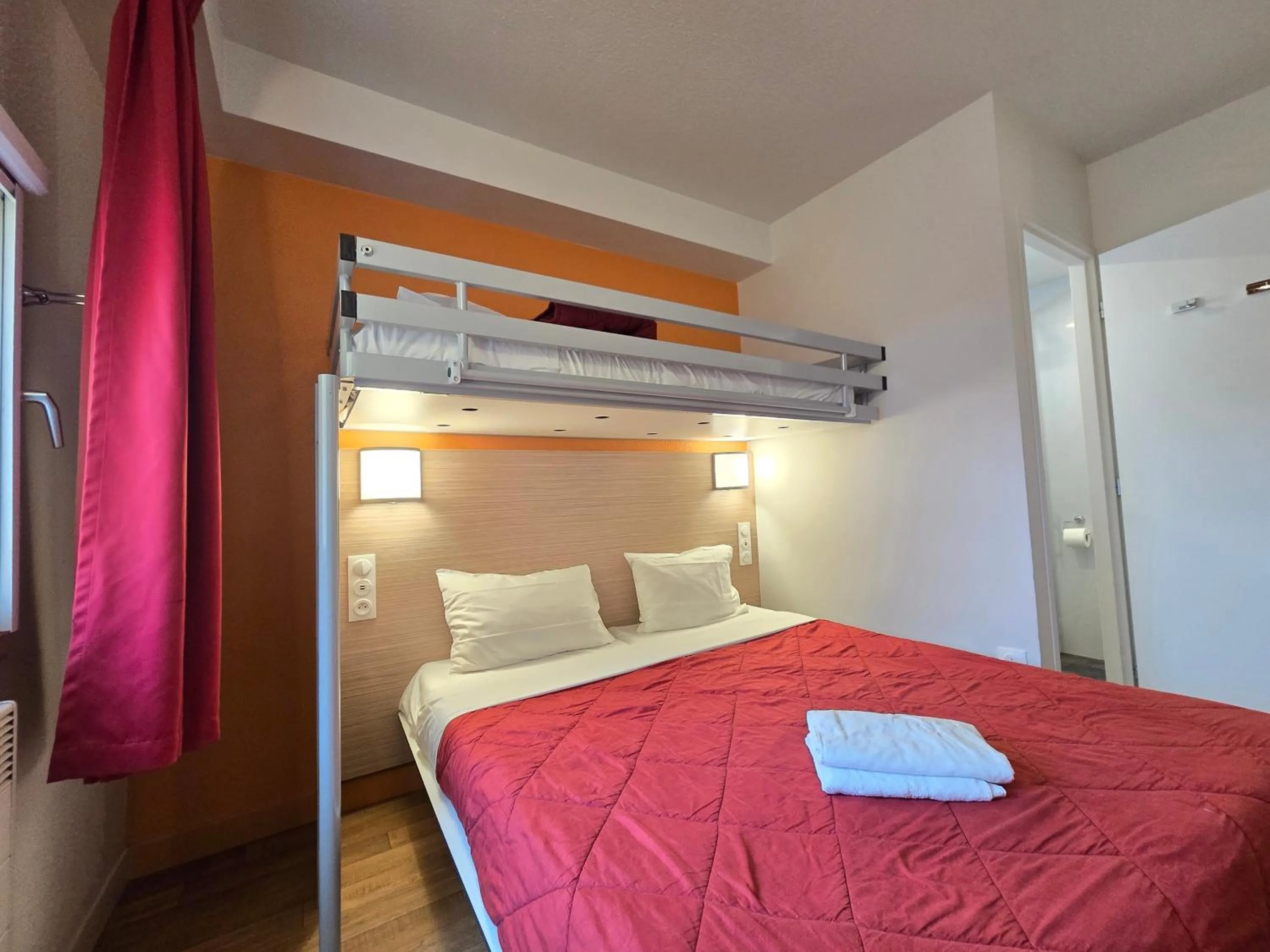 Bed in Premiere Classe Evry Sud - Mennecy