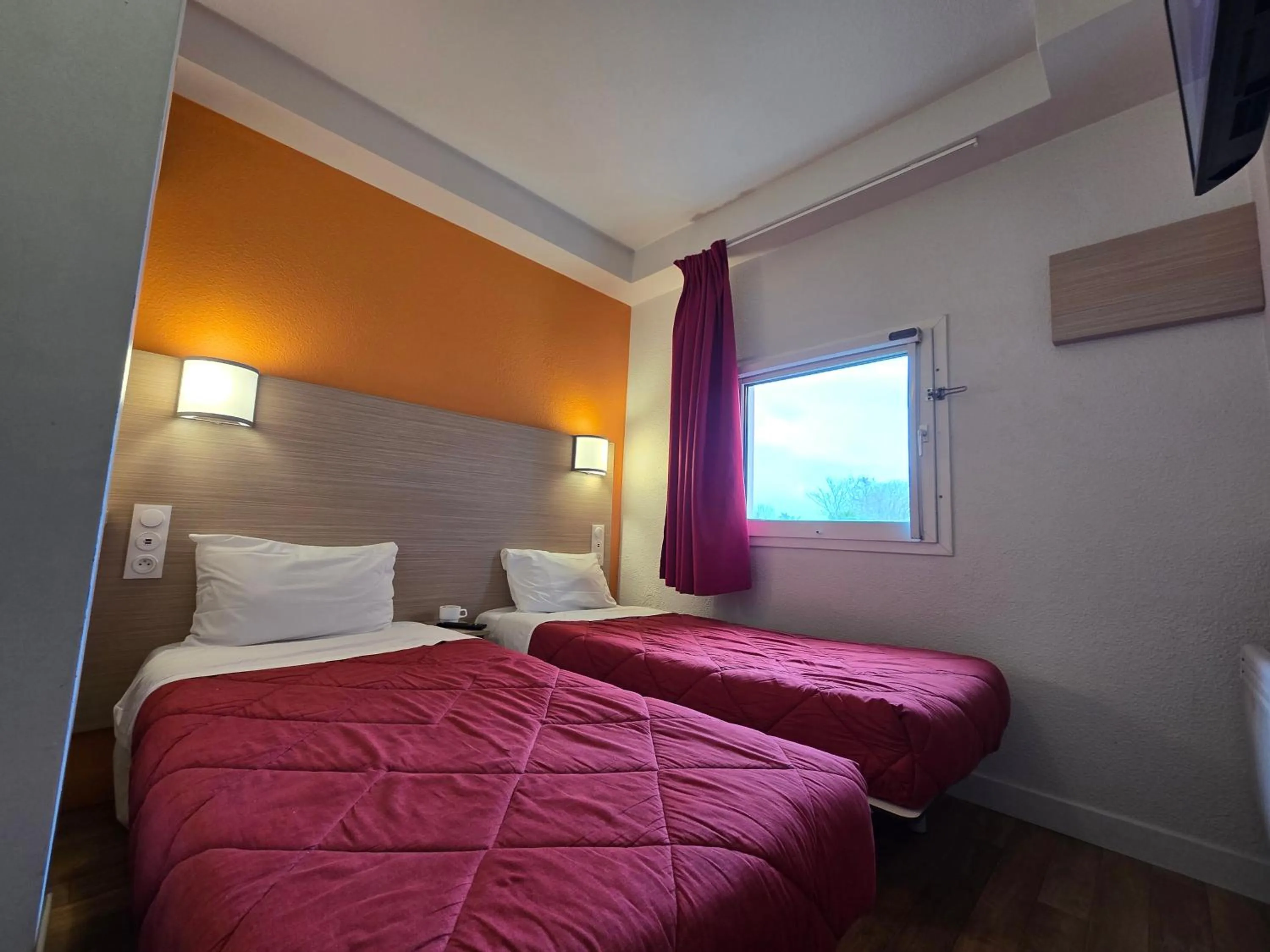 Bed in Premiere Classe Evry Sud - Mennecy