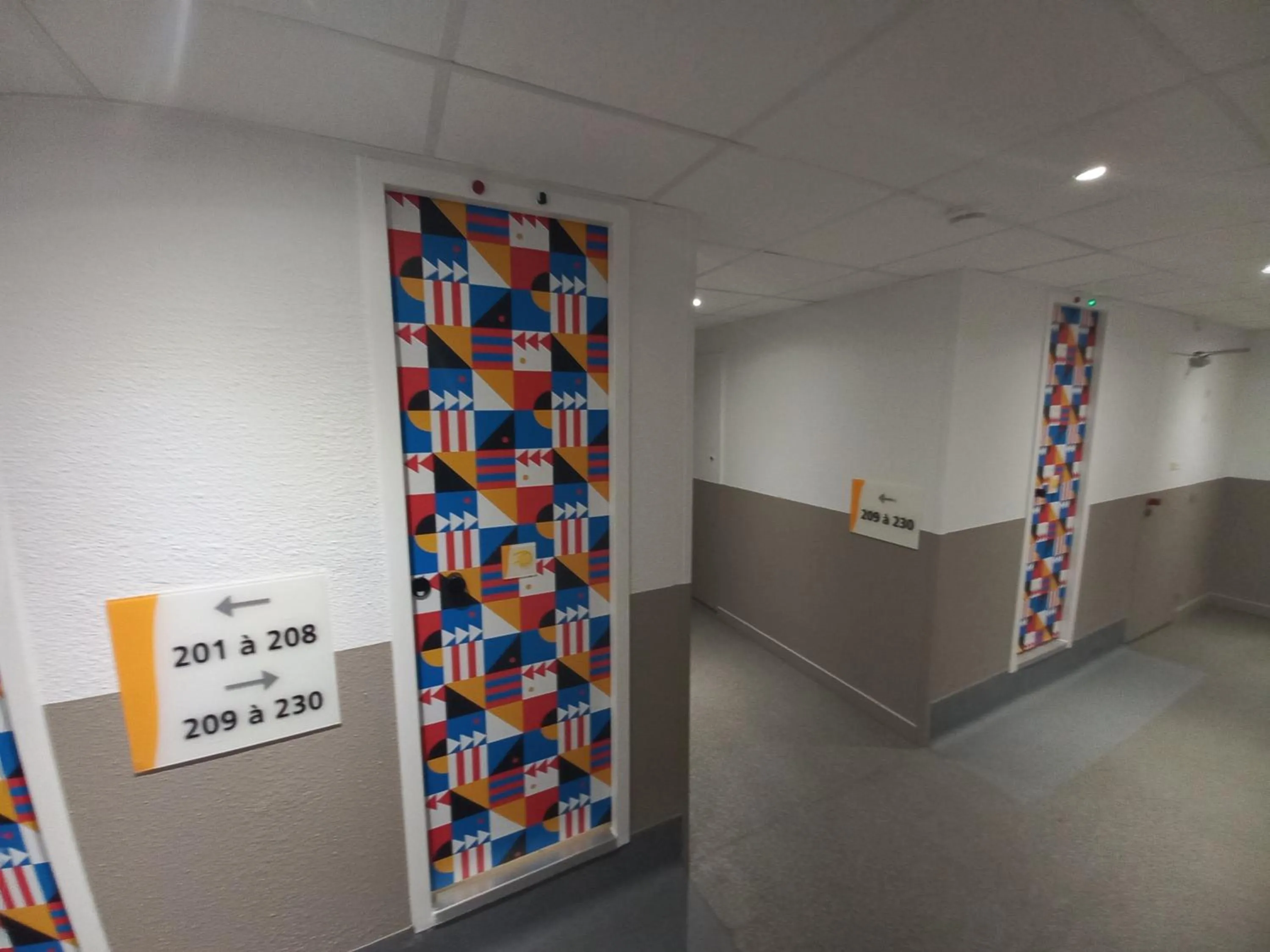 Shower in Premiere Classe Evry Sud - Mennecy