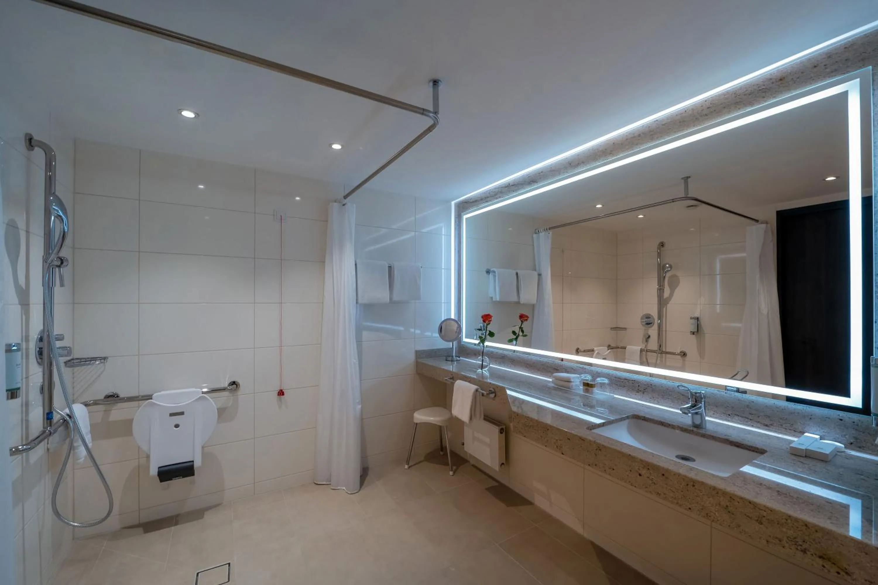 Bathroom in Maritim Hotel Bremen