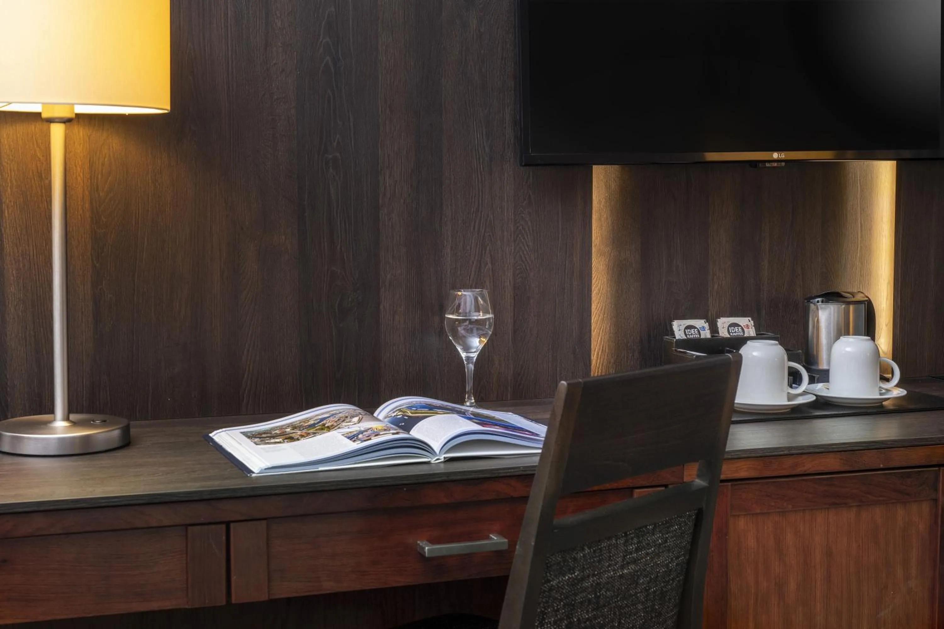 TV and multimedia in Maritim Hotel Bremen