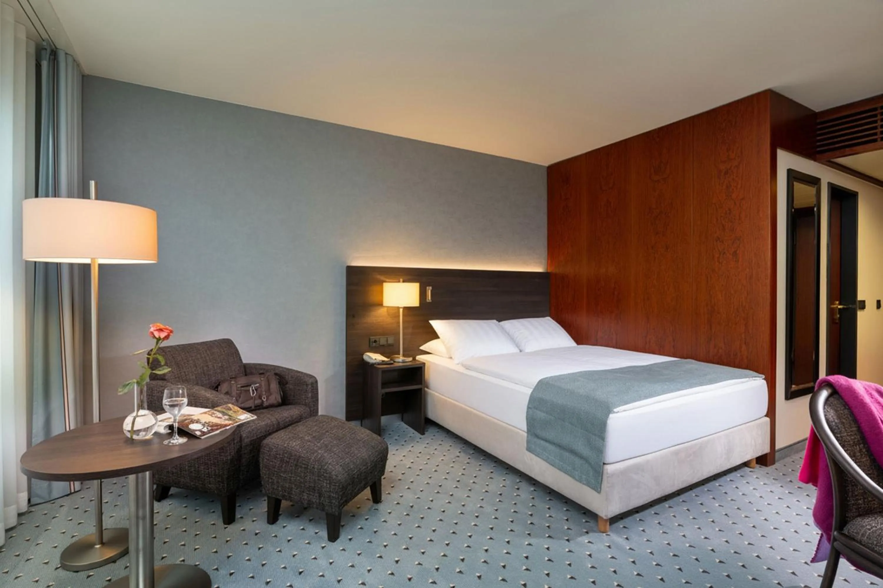 Photo of the whole room, Bed in Maritim Hotel Bremen