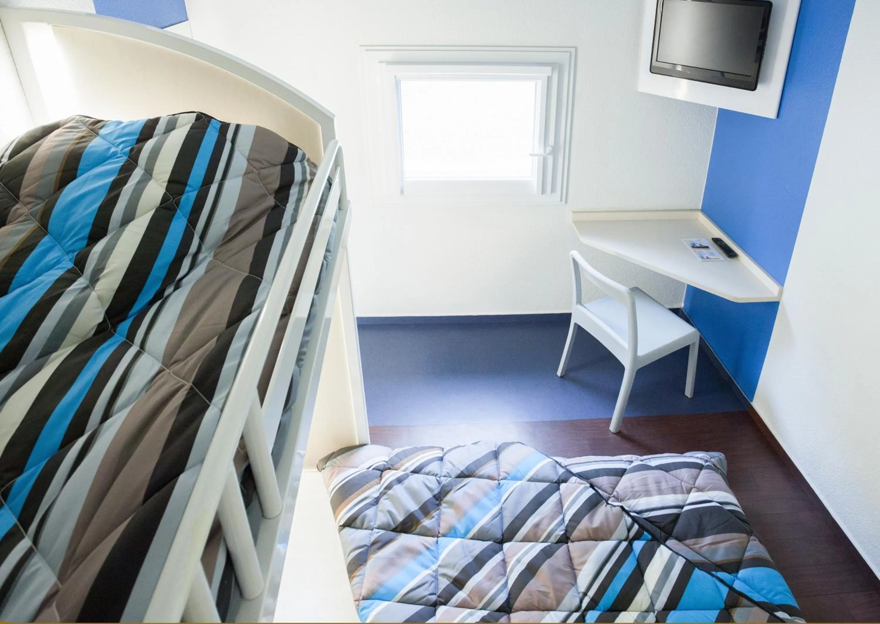 Bed in Hotel First Eco Savigny Villemoisson Centre Commercial Carrefour