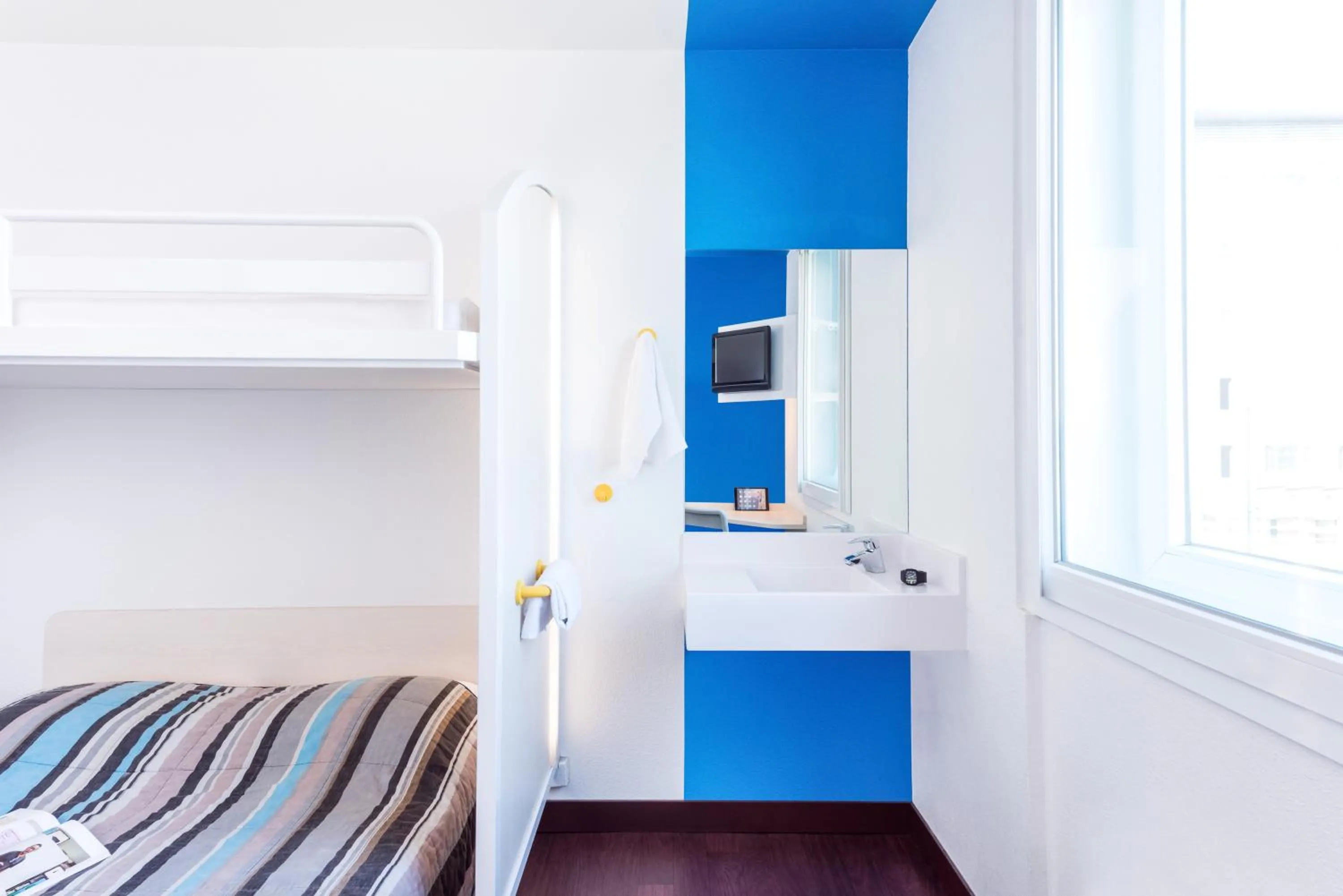 Bed in Hotel First Eco Savigny Villemoisson Centre Commercial Carrefour