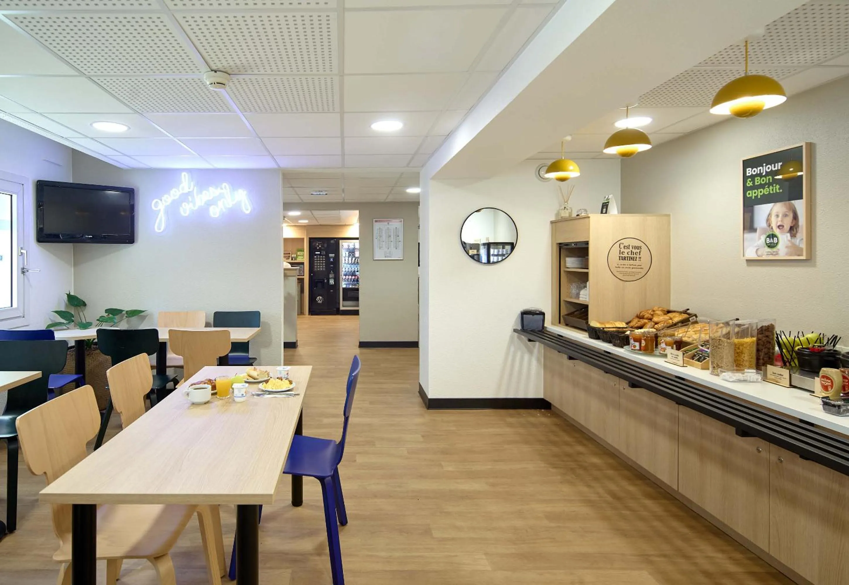 Restaurant/places to eat in B&B HOTEL Viry-Châtillon 3 étoiles