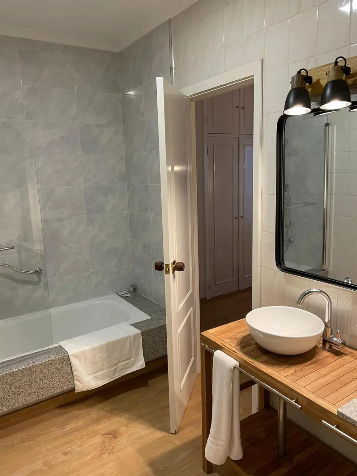 Twin Room with Private Bathroom in Hotel San Marcus Twin Room with Private Bathroom in Hotel San Marcus