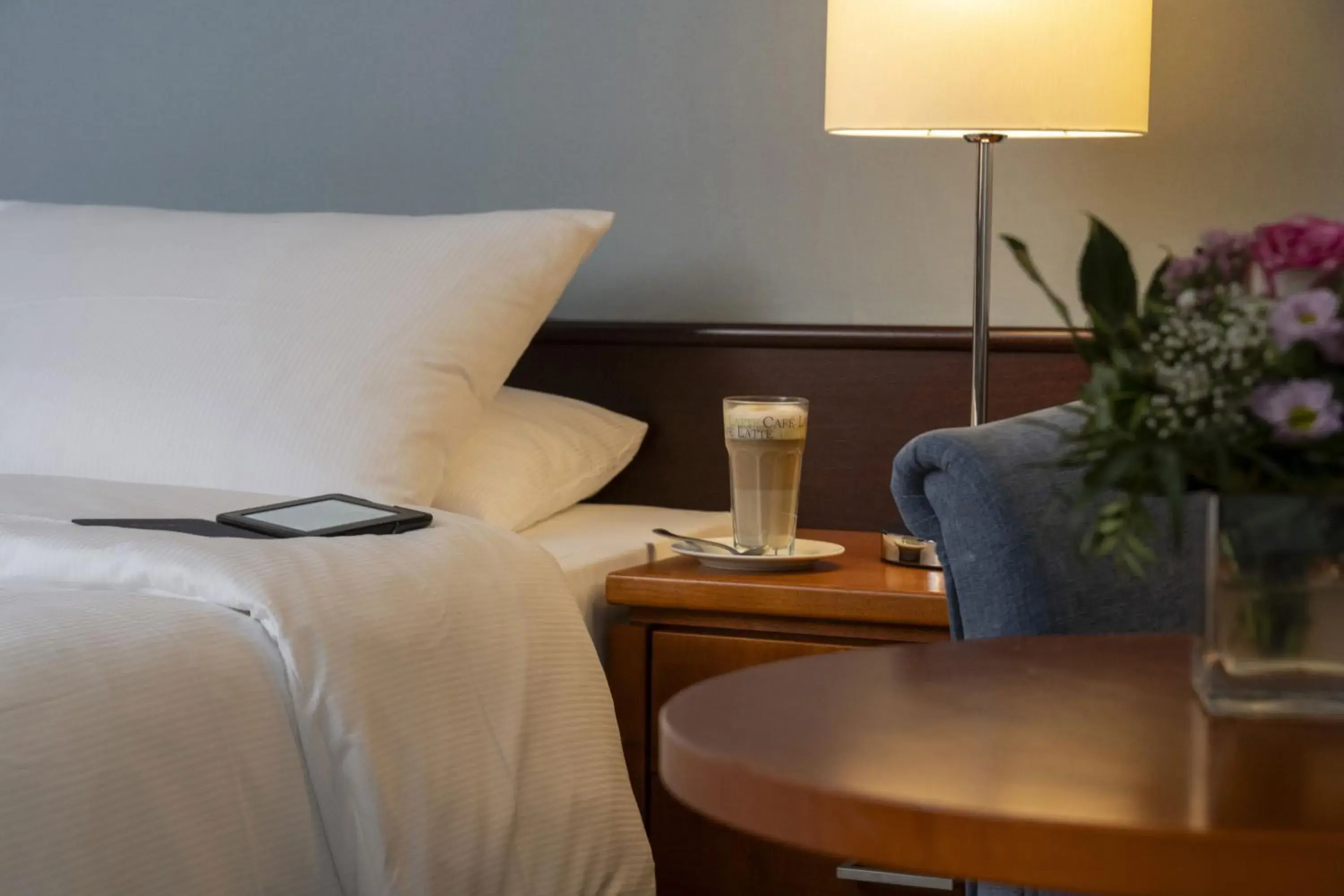 Photo of the whole room, Bed in Maritim Hotel Darmstadt Photo of the whole room, Bed in Maritim Hotel Darmstadt