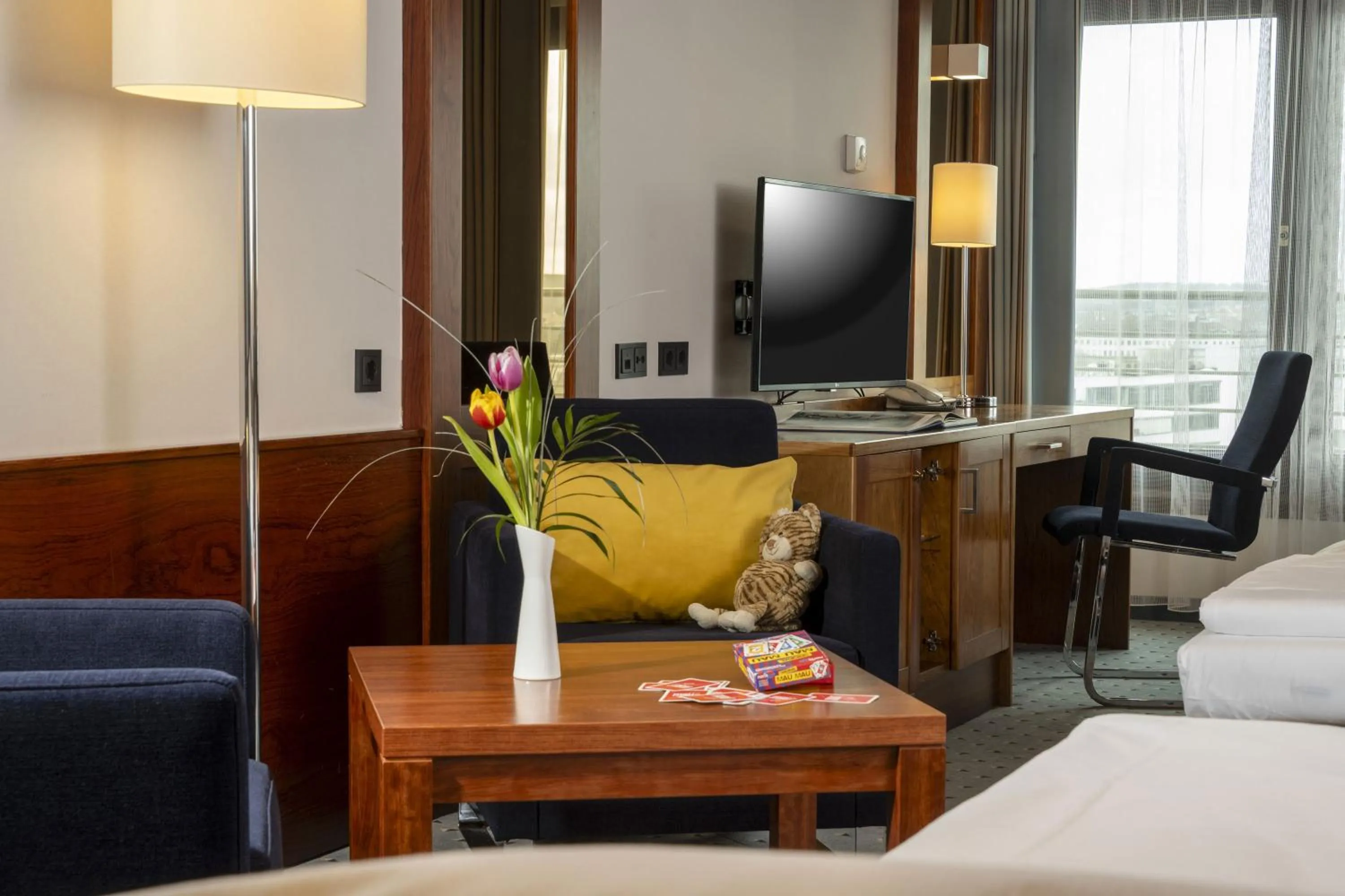 Photo of the whole room, Bed in Maritim Hotel Darmstadt