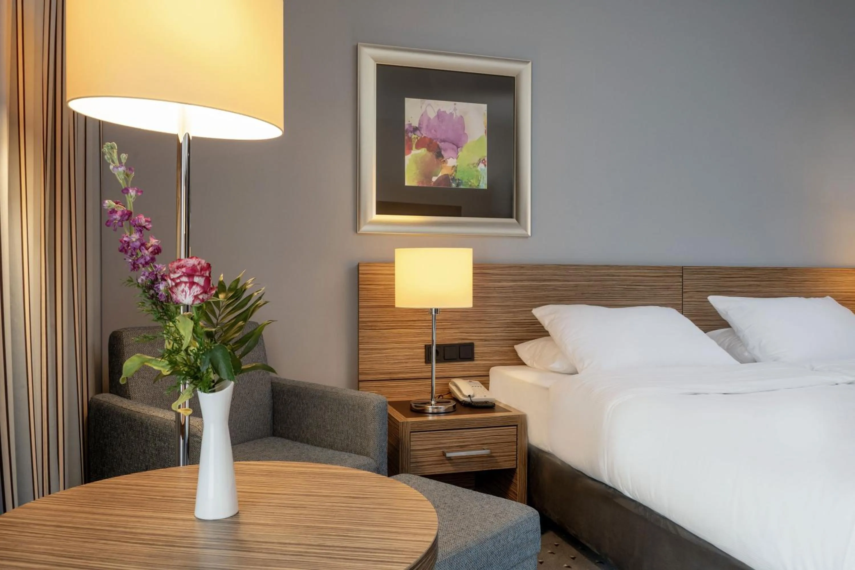 Bedroom, Bed in Maritim Hotel Darmstadt