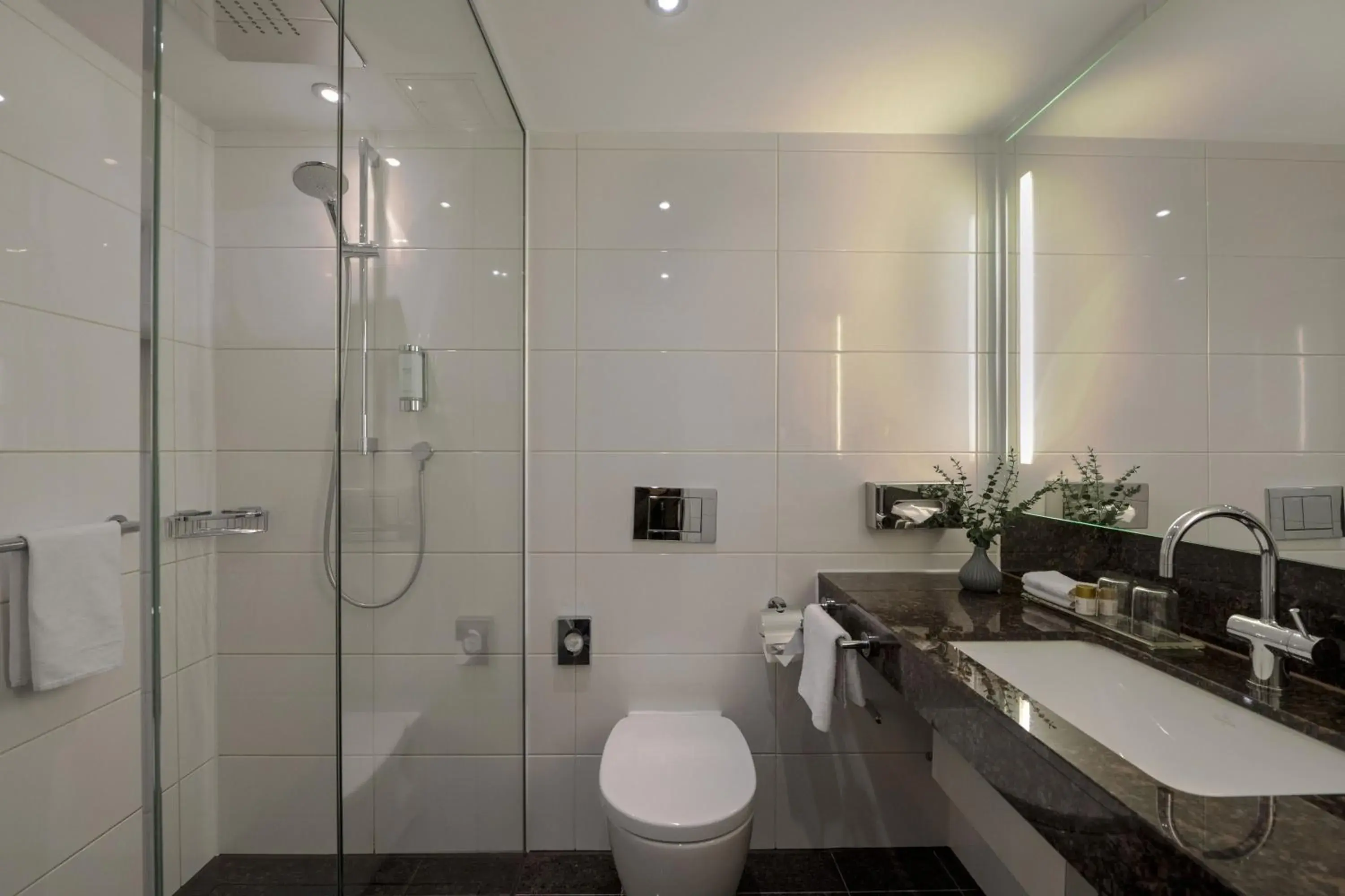 Bathroom in Maritim Hotel Darmstadt Bathroom in Maritim Hotel Darmstadt