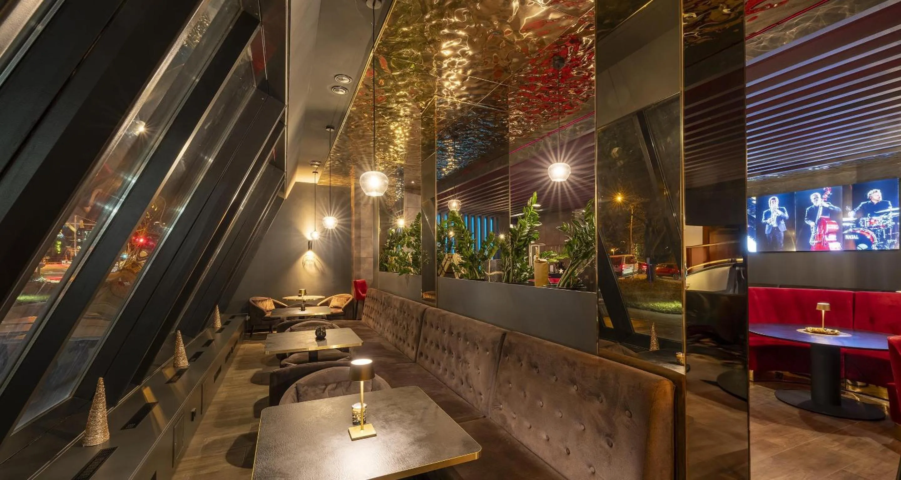 Lounge or bar in Best Western Plus Plaza Hotel Darmstadt