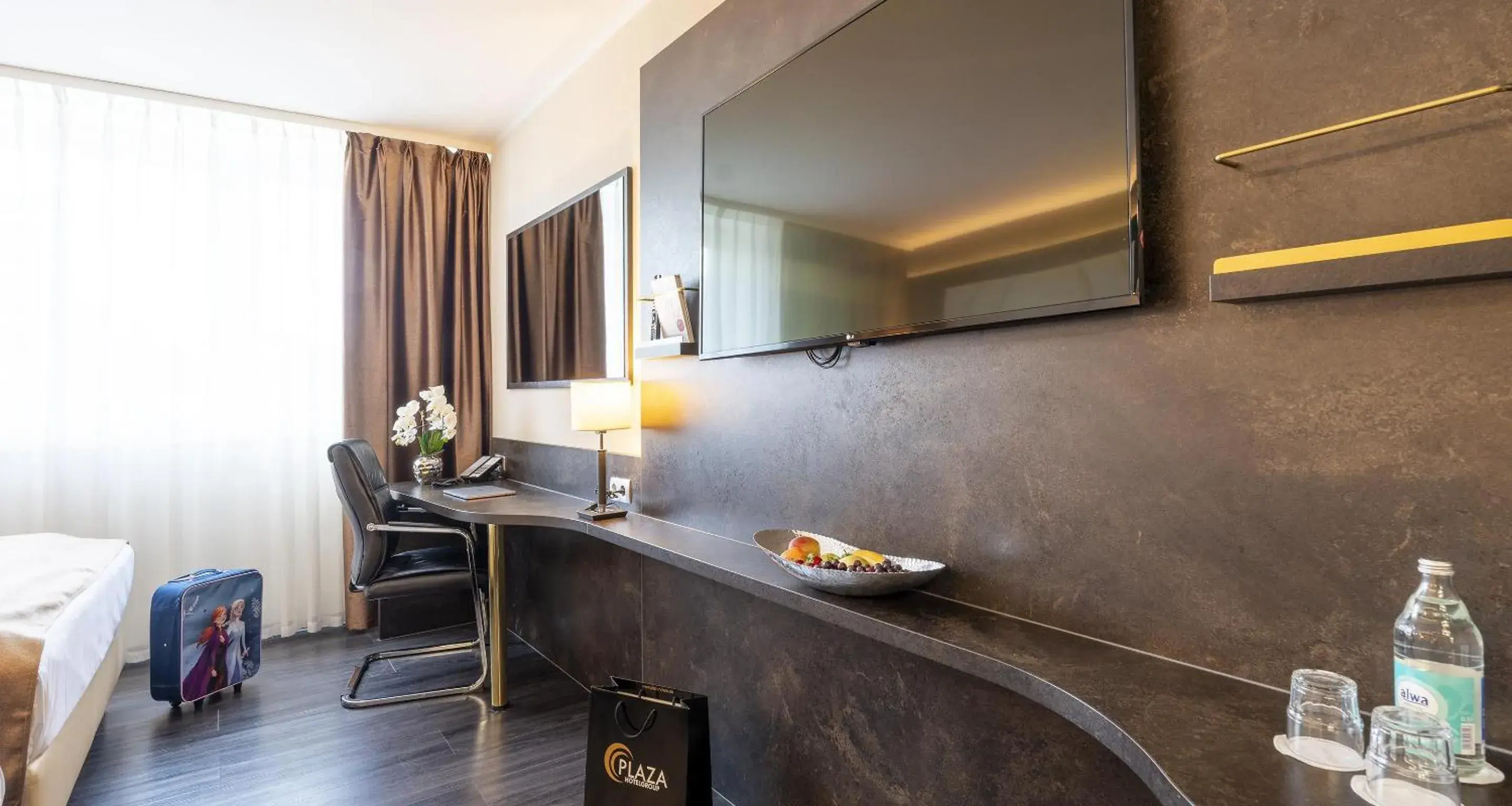 Bedroom in Best Western Plus Plaza Hotel Darmstadt Bedroom in Best Western Plus Plaza Hotel Darmstadt