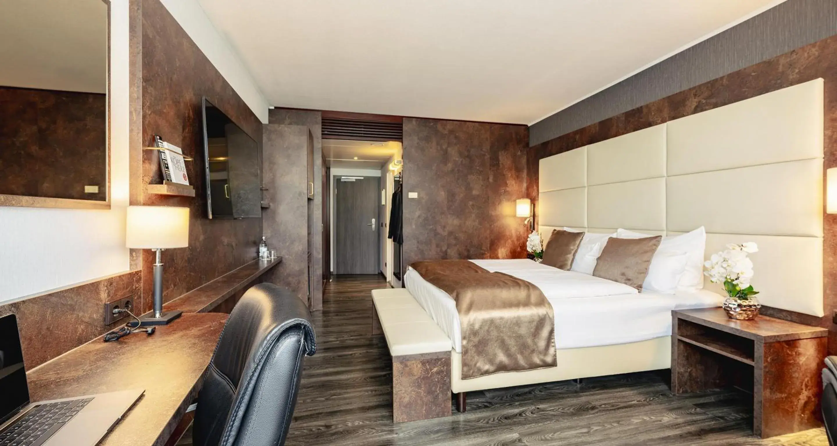 Bedroom, Bed in Best Western Plus Plaza Hotel Darmstadt Bedroom, Bed in Best Western Plus Plaza Hotel Darmstadt