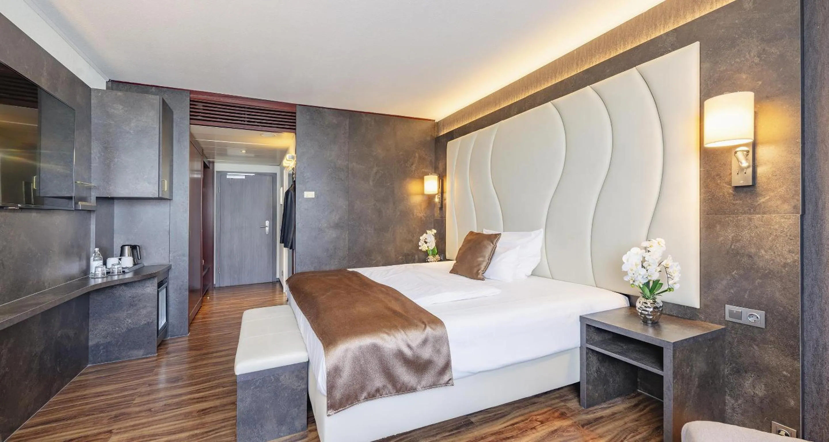 Bedroom, Bed in Best Western Plus Plaza Hotel Darmstadt