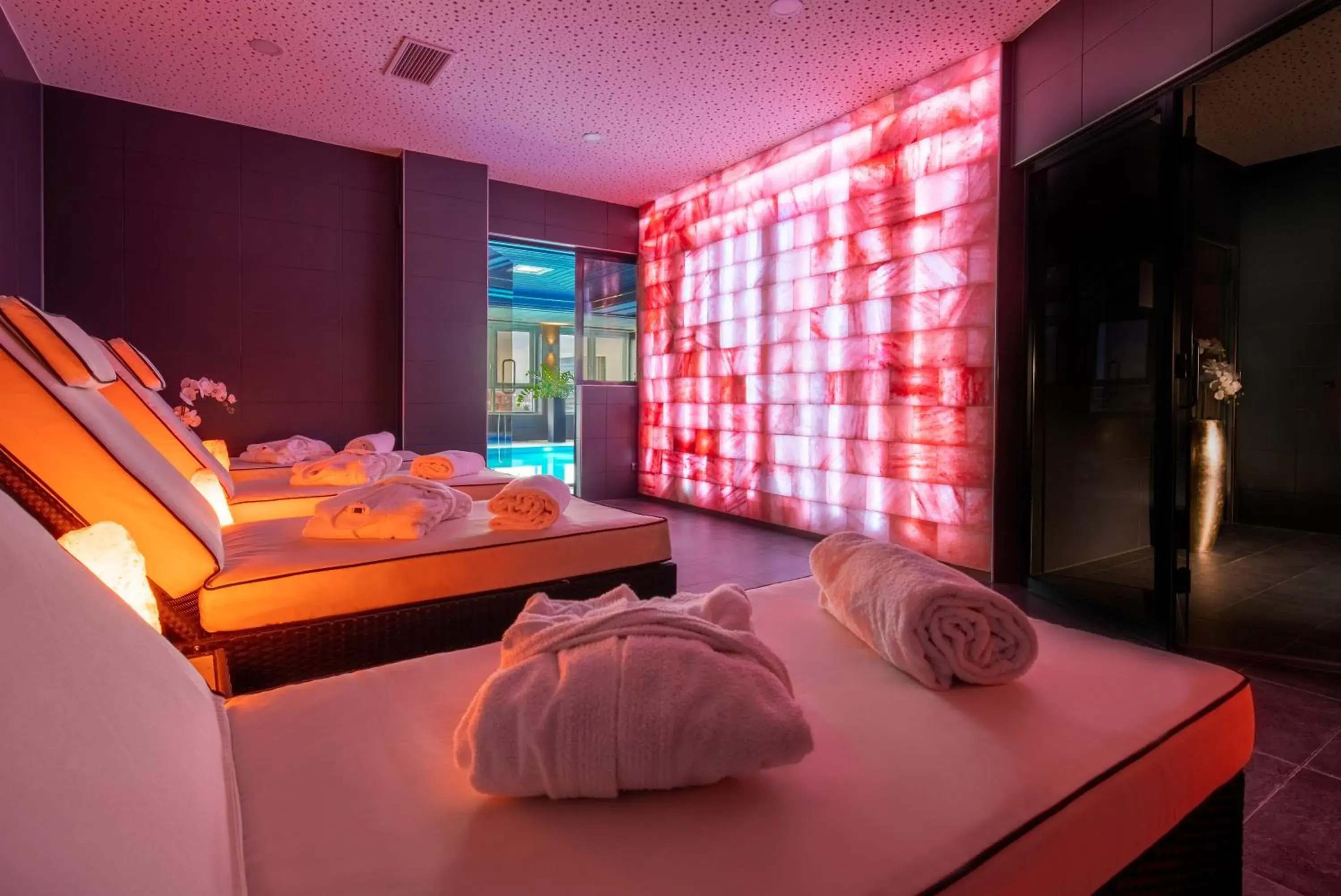 Spa and wellness centre/facilities, Bed in Best Western Plus Plaza Hotel Darmstadt Spa and wellness centre/facilities, Bed in Best Western Plus Plaza Hotel Darmstadt