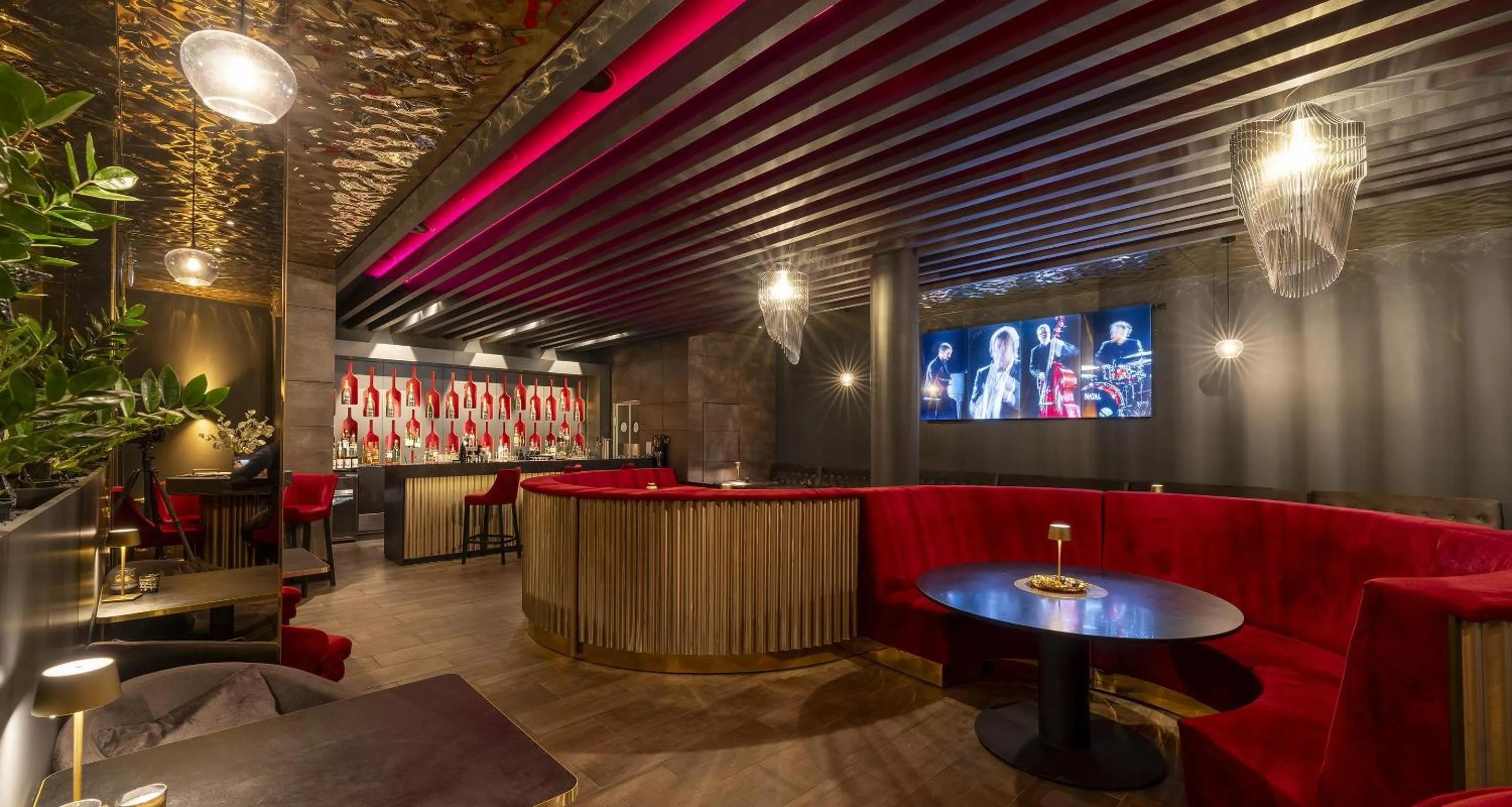 Lounge or bar in Best Western Plus Plaza Hotel Darmstadt