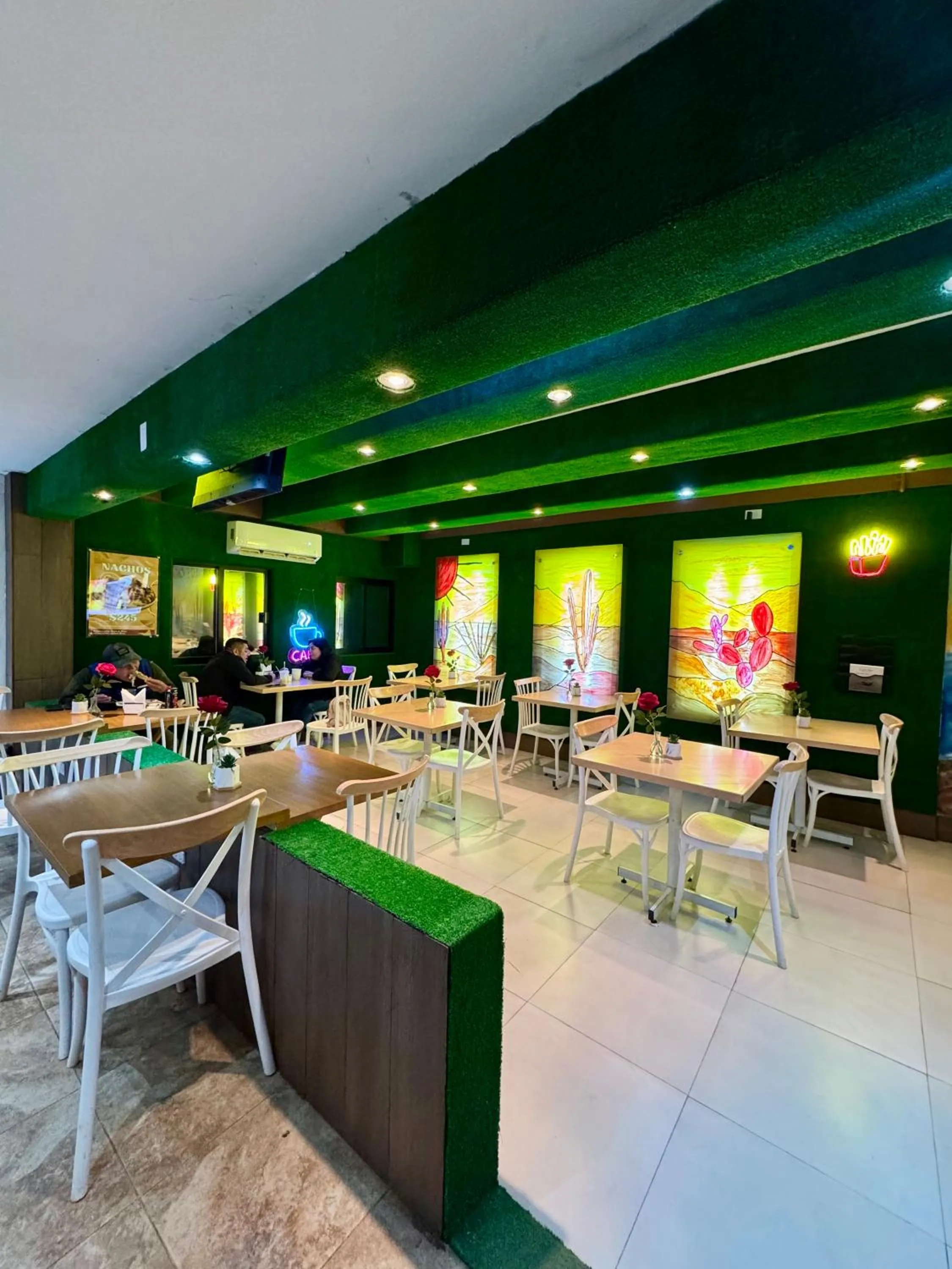 Restaurant/places to eat in Capital O Hotel Jazuli