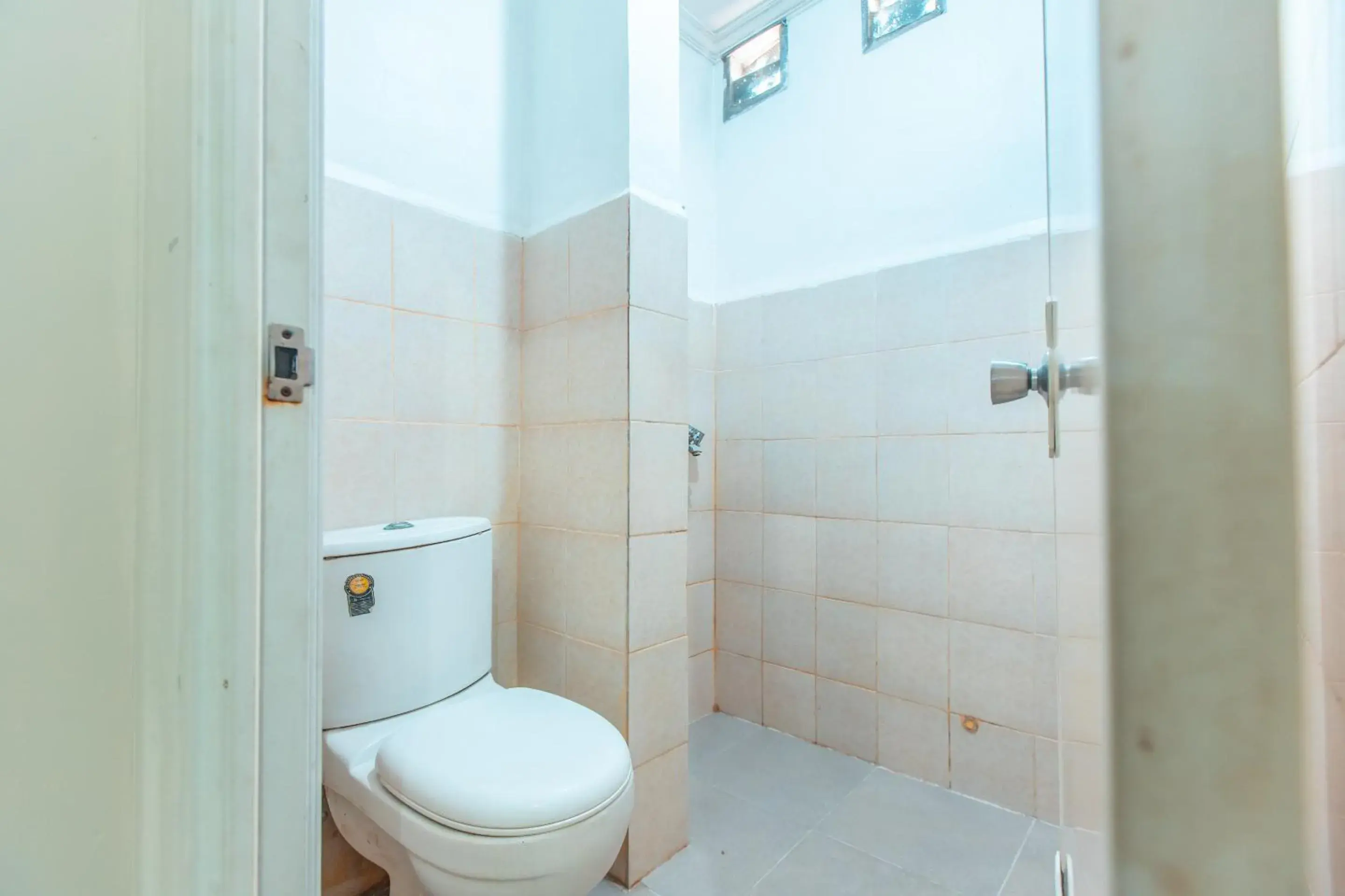 Shower in BTX 31 Residence Bintaro Shower in BTX 31 Residence Bintaro