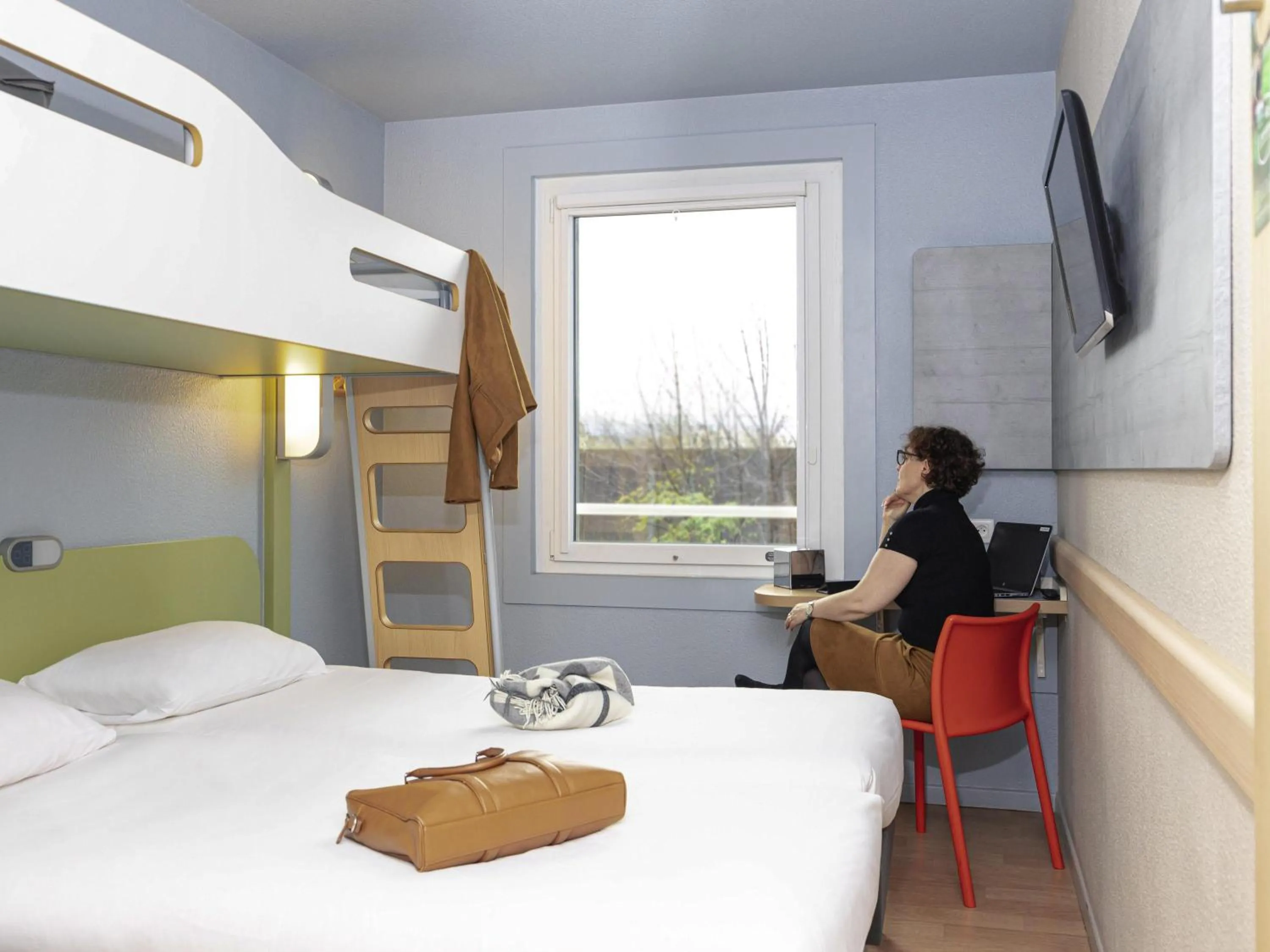 Bedroom, Bed in ibis budget Paris Porte de Vanves