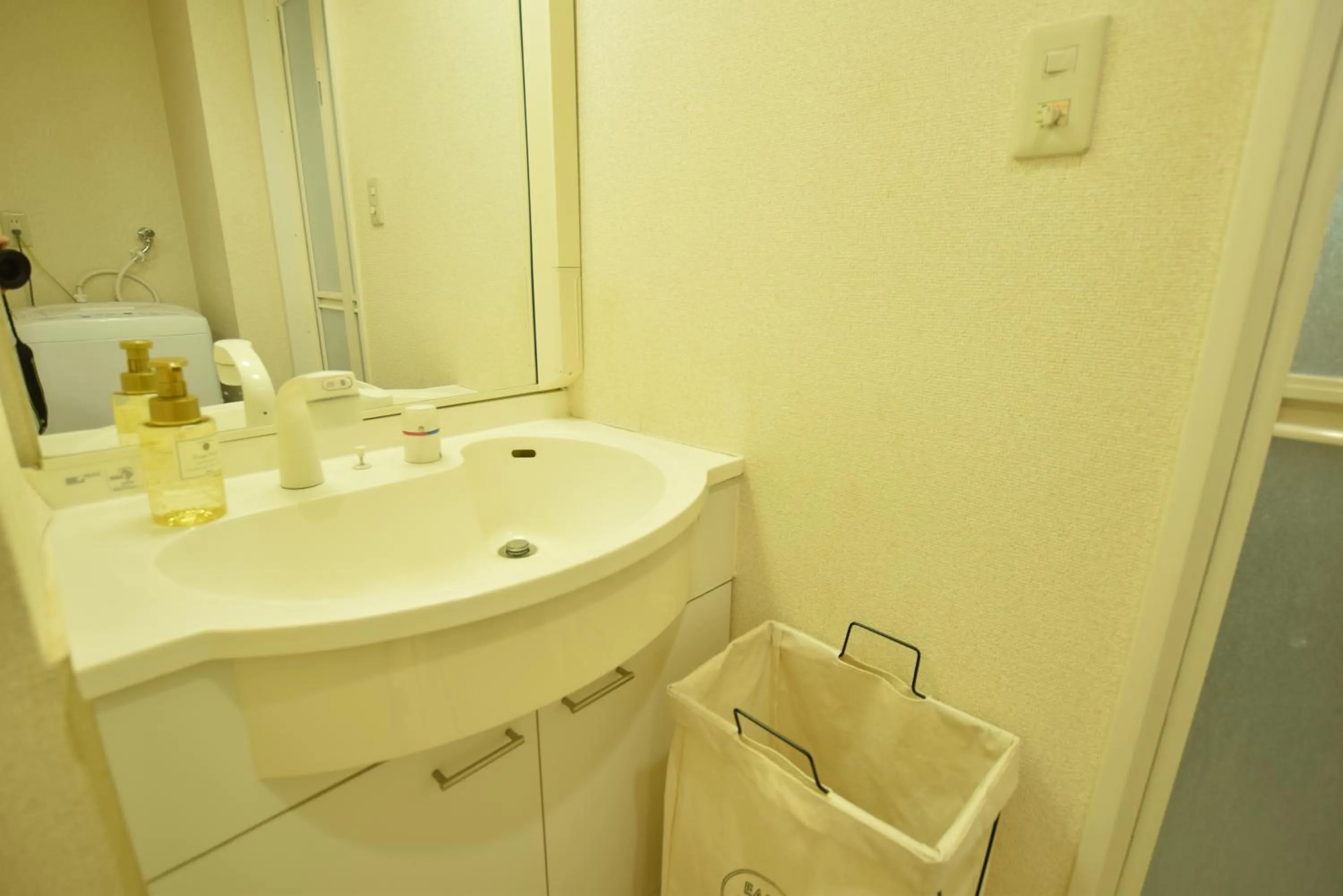 Bathroom in Luft Uehonmachi 501