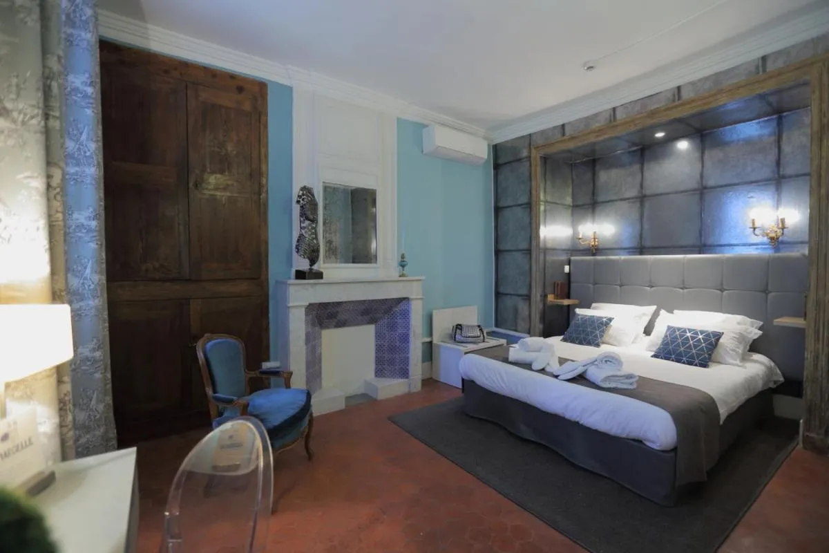 Bed in Hôtel LA MARGELLE