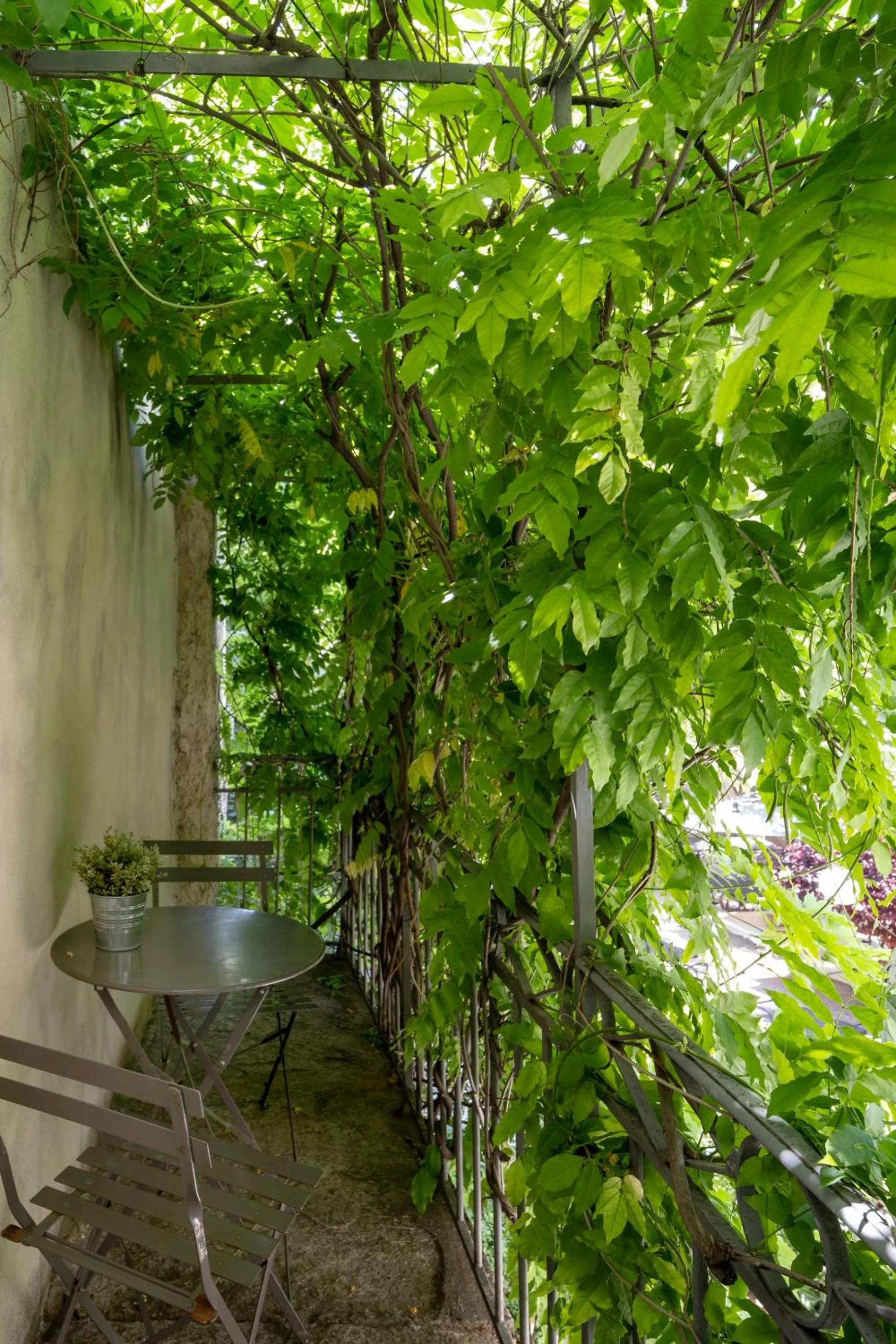 Spring in Hôtel LA MARGELLE