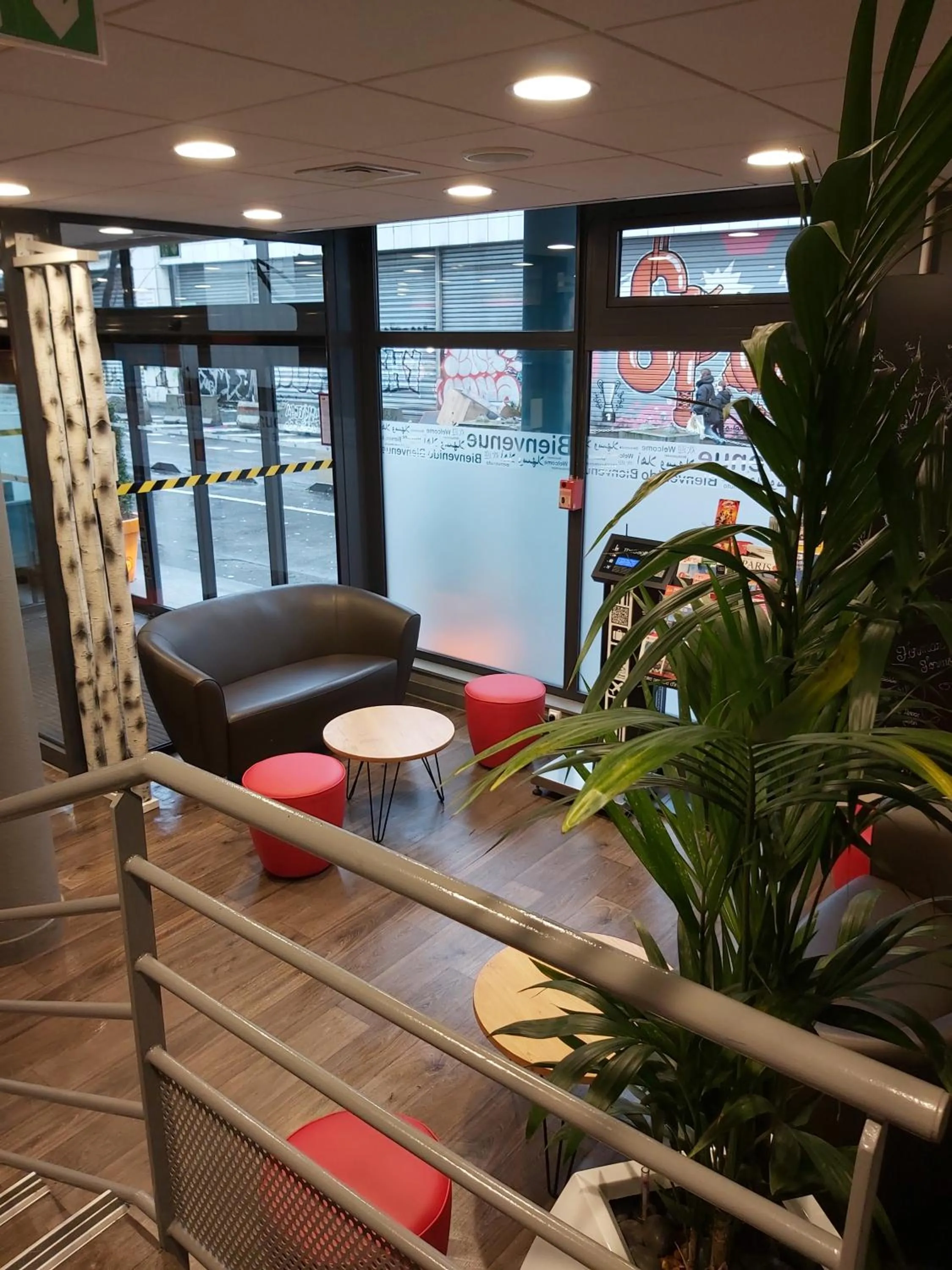 Lobby or reception in hotelF1 Paris Porte de Montreuil