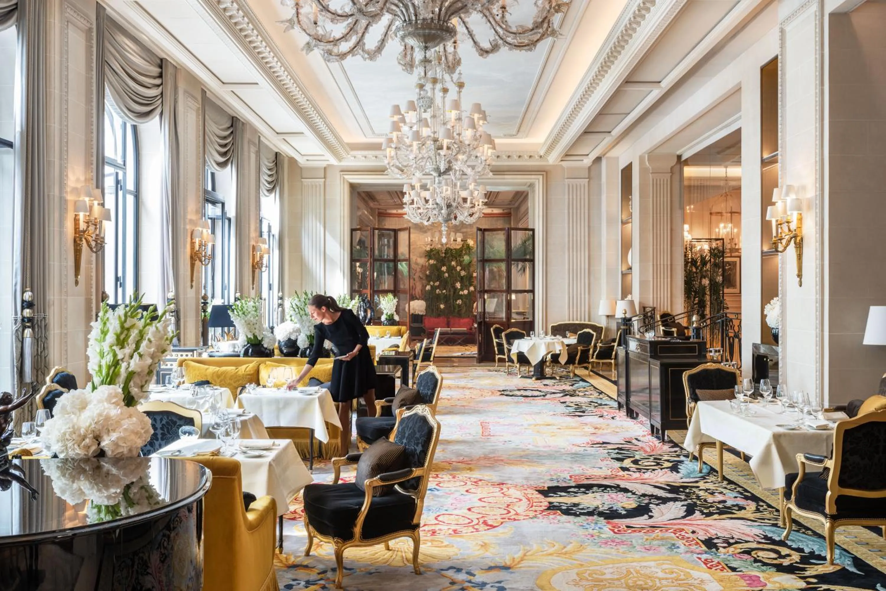 Restaurant/places to eat in Four Seasons Hotel George V Paris