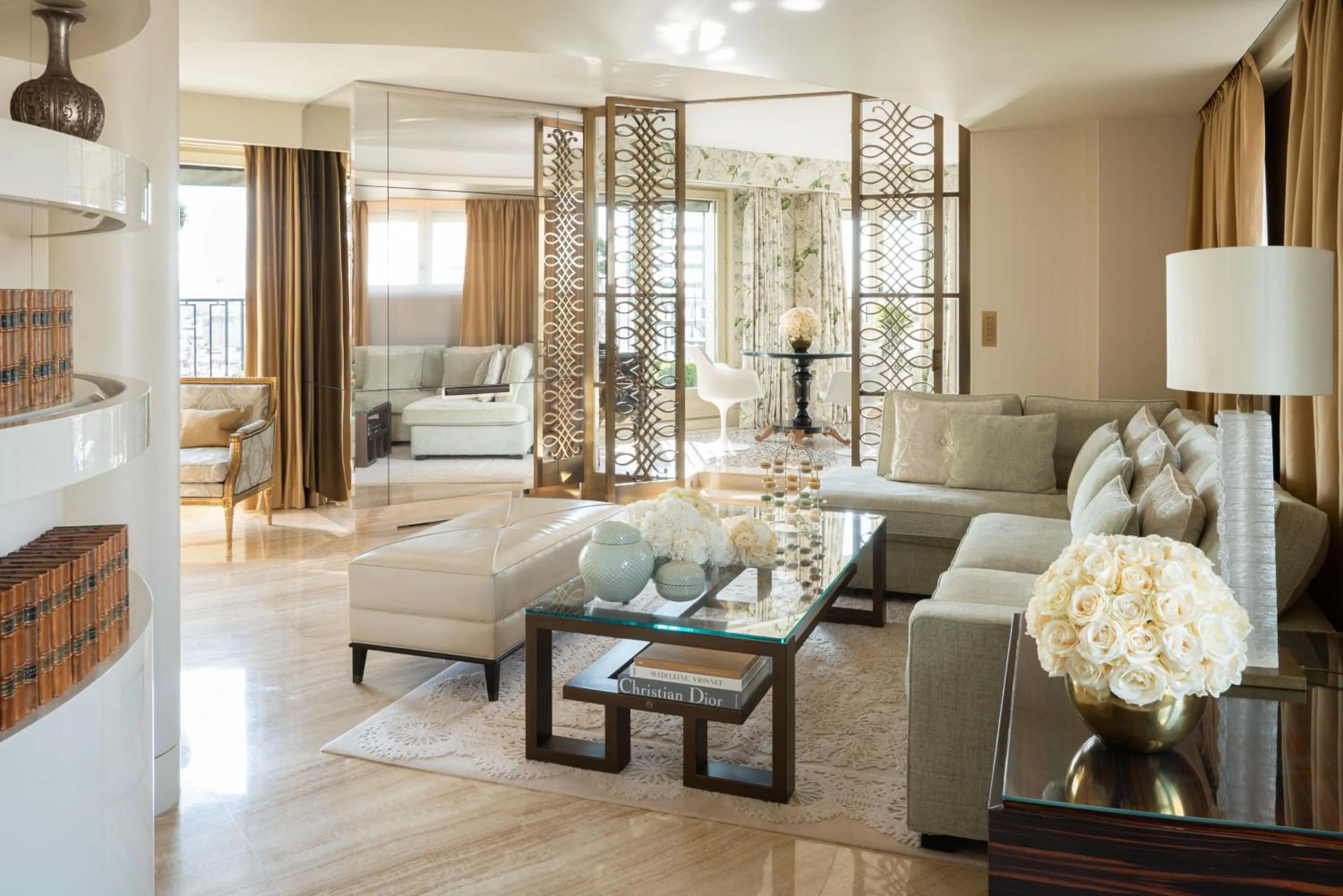 Living room in Four Seasons Hotel George V Paris