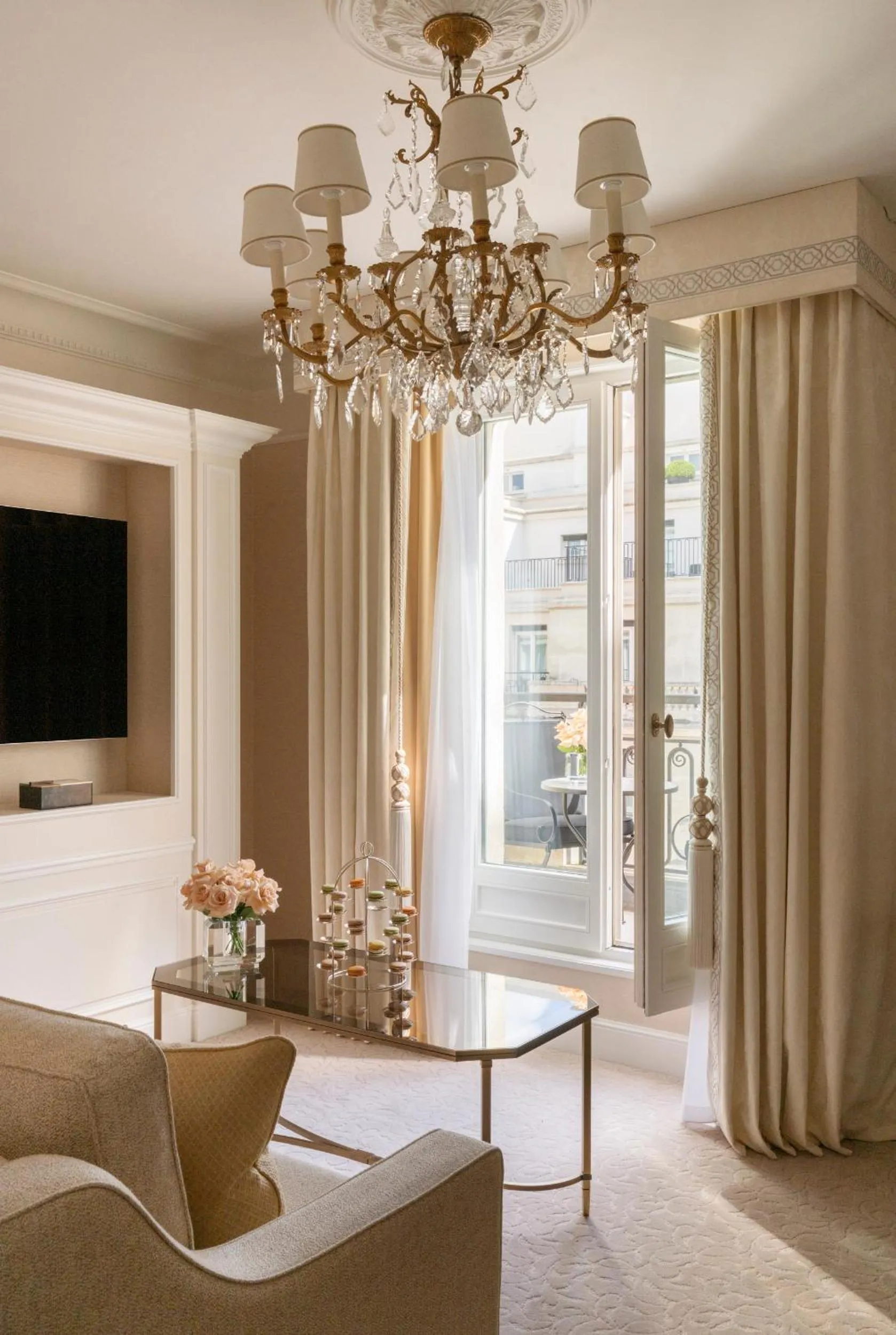 Bed in Four Seasons Hotel George V Paris