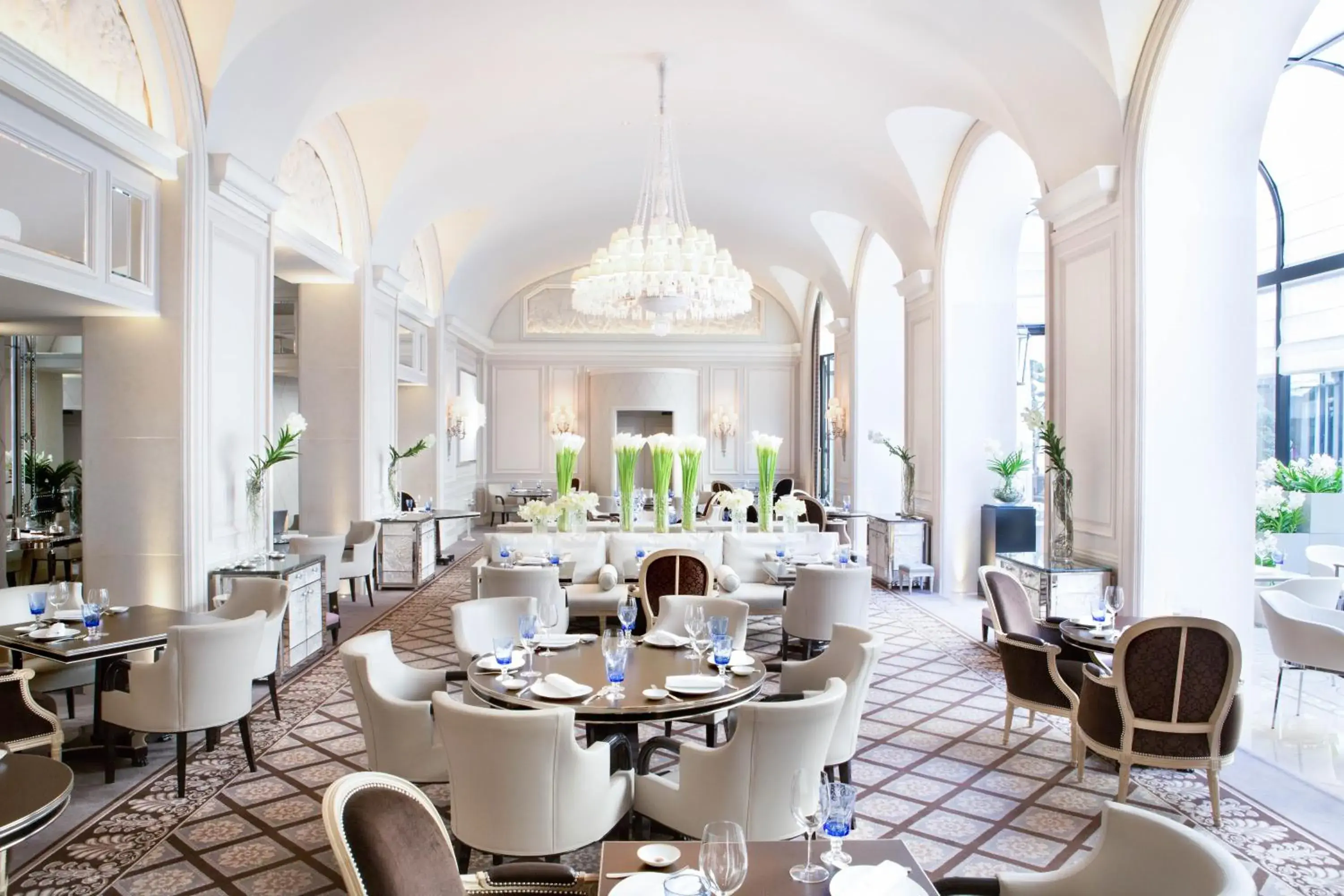 Restaurant/places to eat in Four Seasons Hotel George V Paris Restaurant/places to eat in Four Seasons Hotel George V Paris