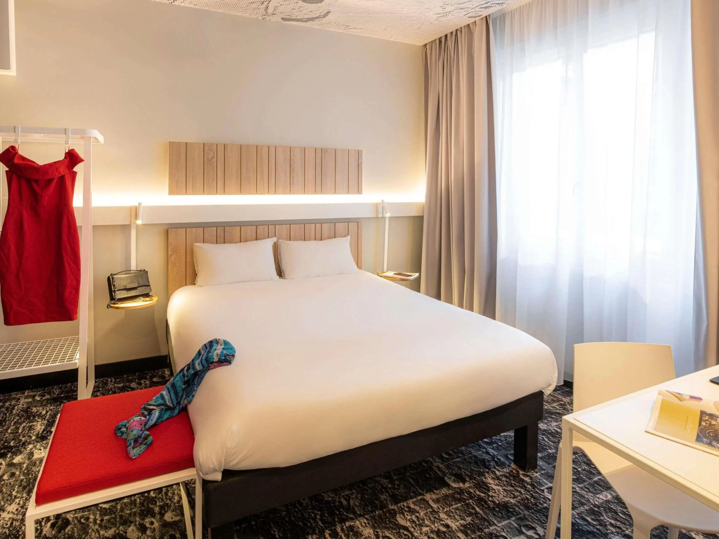 Bedroom, Bed in ibis Paris Gare De L Est 10ème