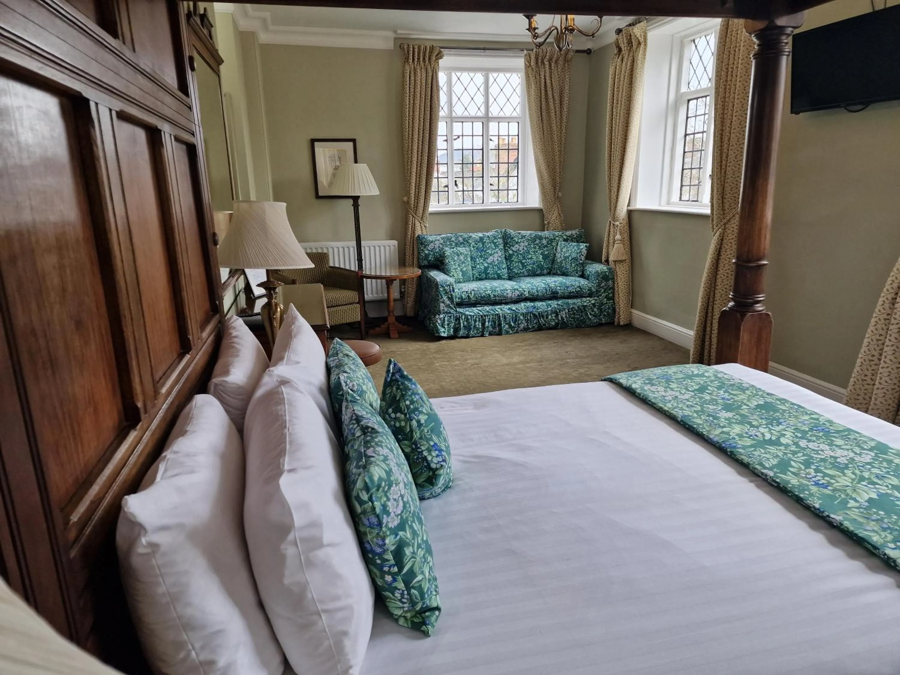 Bed in The Radnorshire Arms Hotel