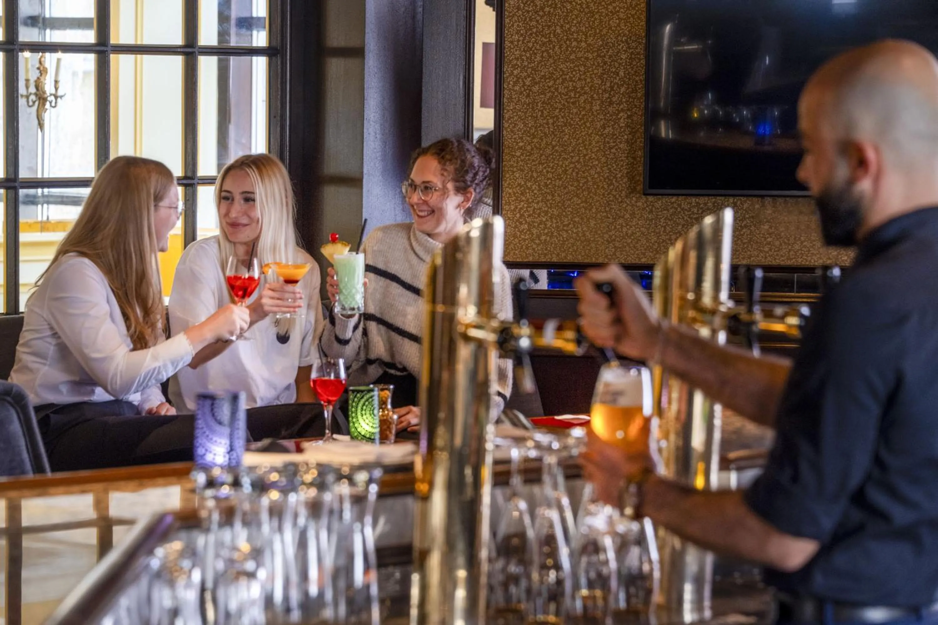 Lounge or bar in Maritim Hotel Würzburg