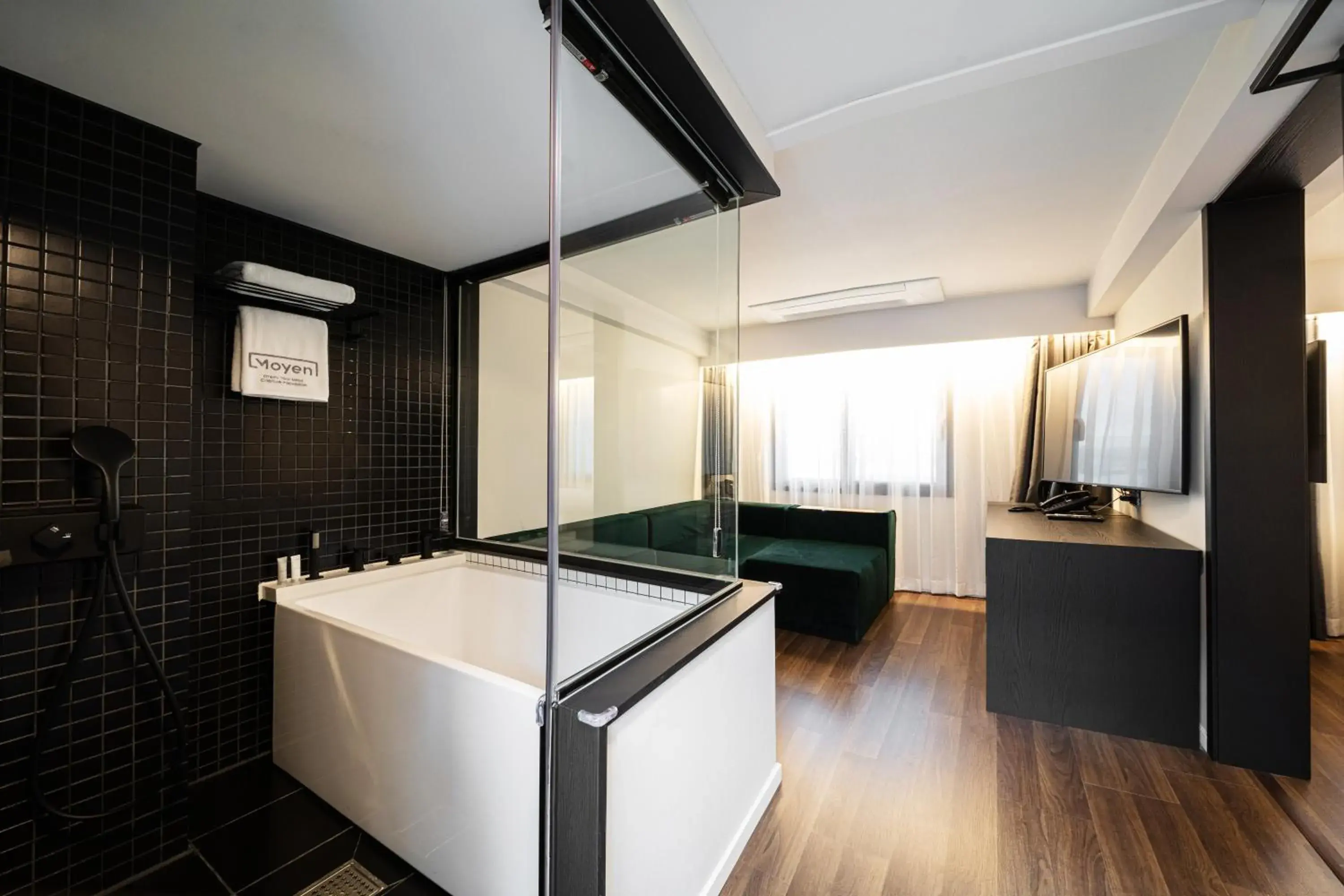 Photo of the whole room in Moyen Hotel Photo of the whole room in Moyen Hotel