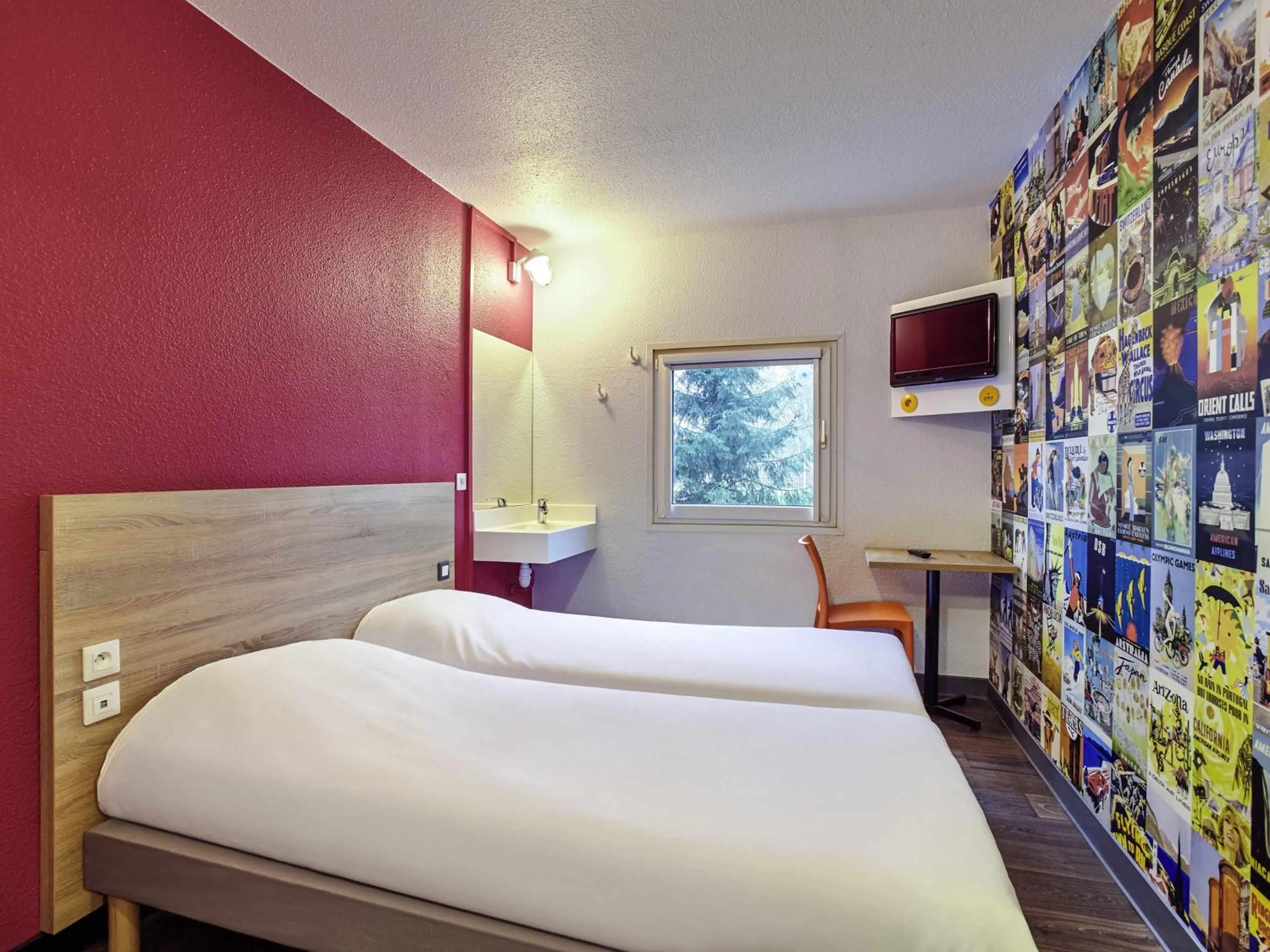 Bedroom, Bed in hotelF1 Paris Saint Denis Stade