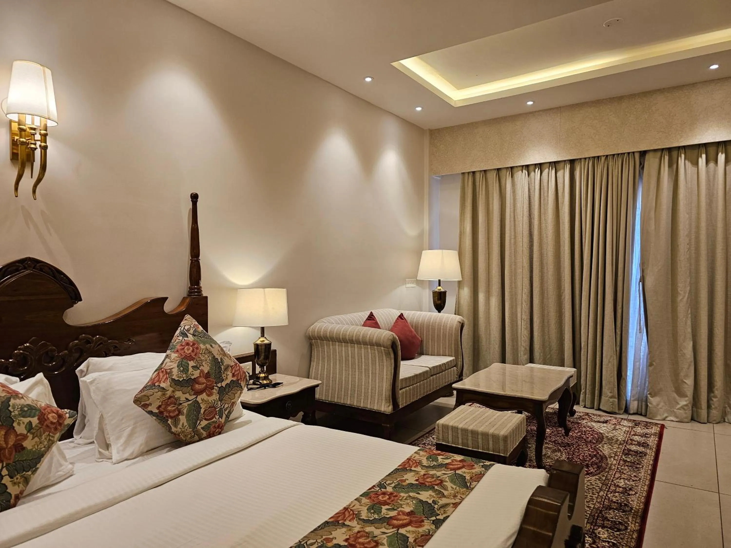 The creek boutique resort & spa