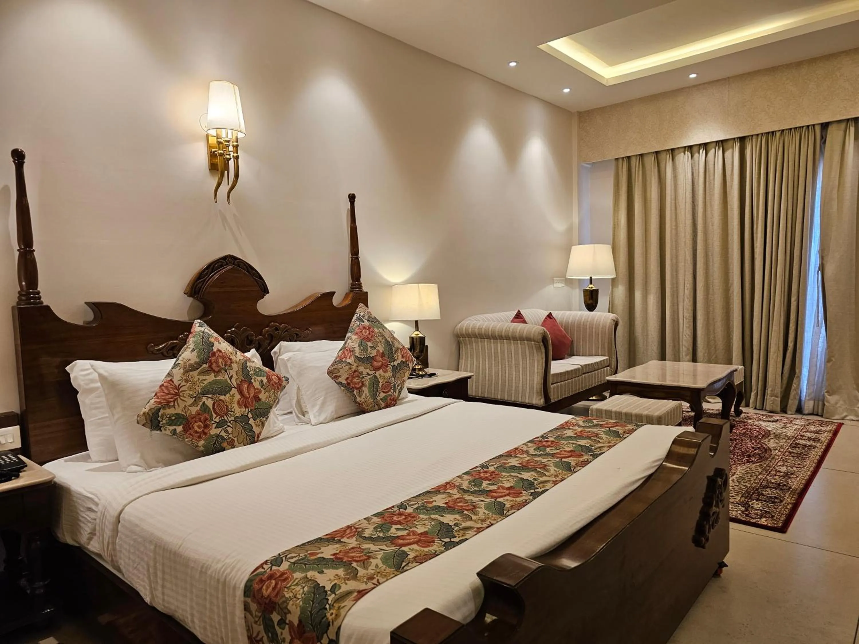 The creek boutique resort & spa