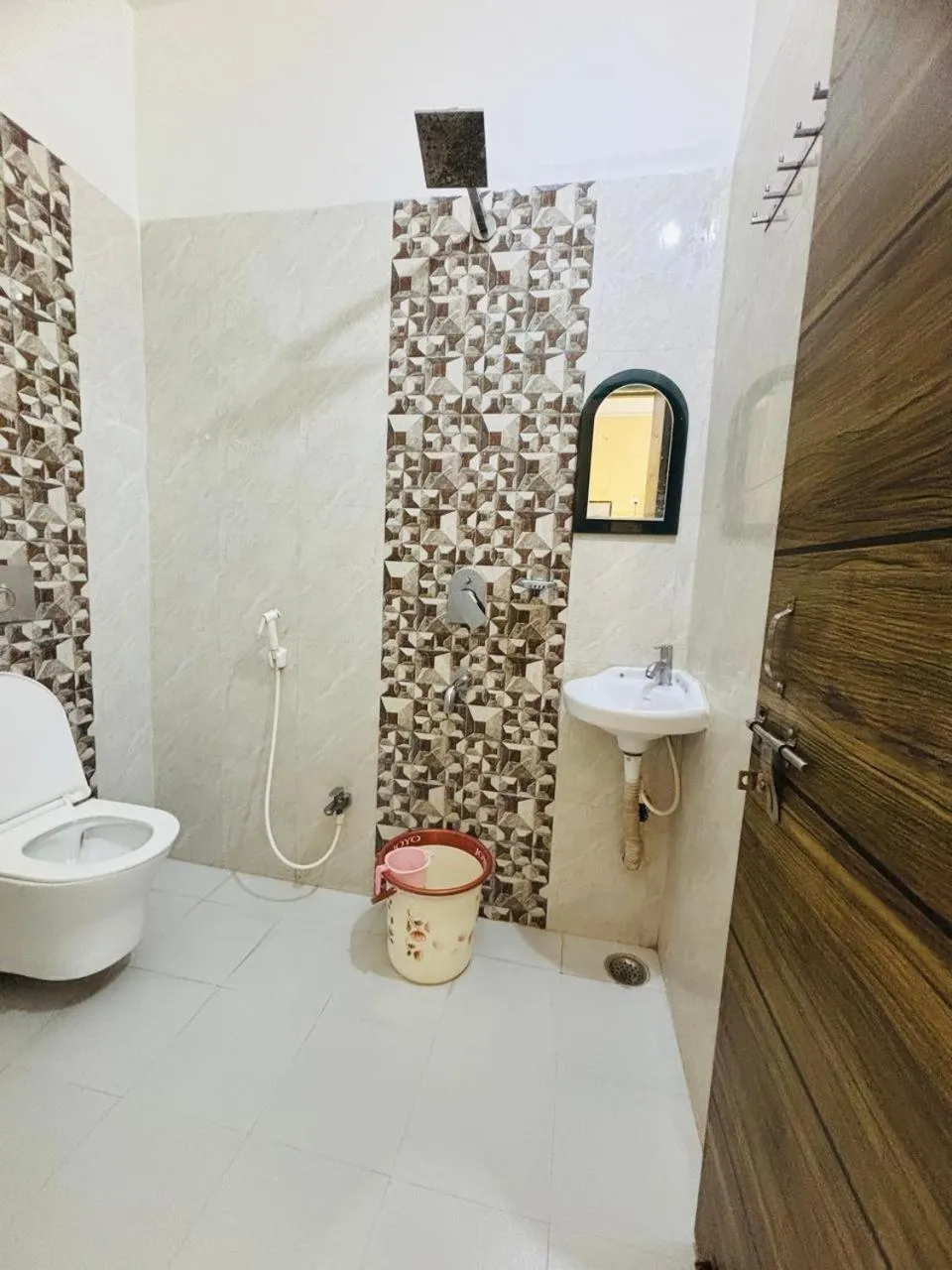 Shower in Bimala Hotel