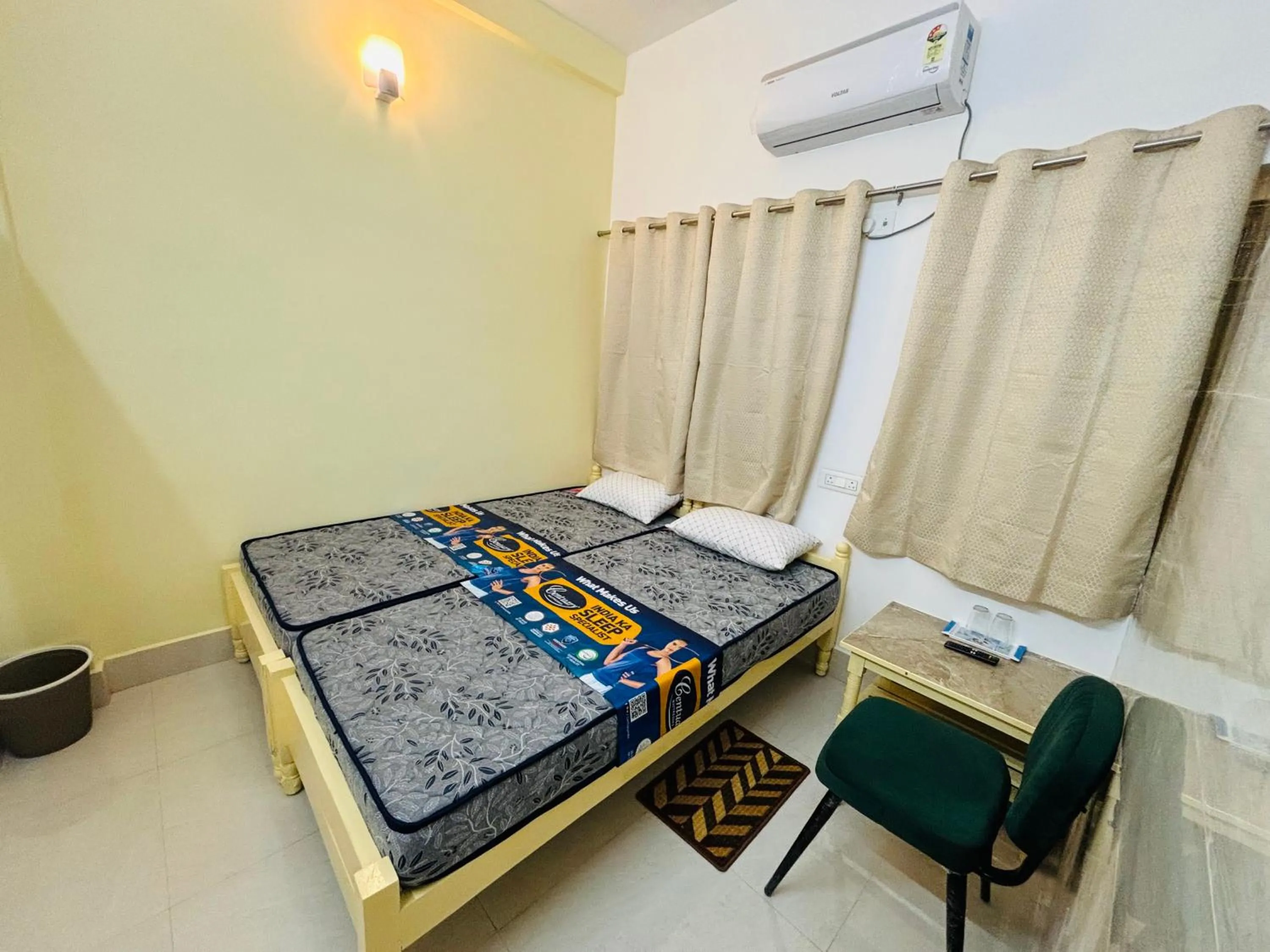 Photo of the whole room, Bed in Bimala Hotel