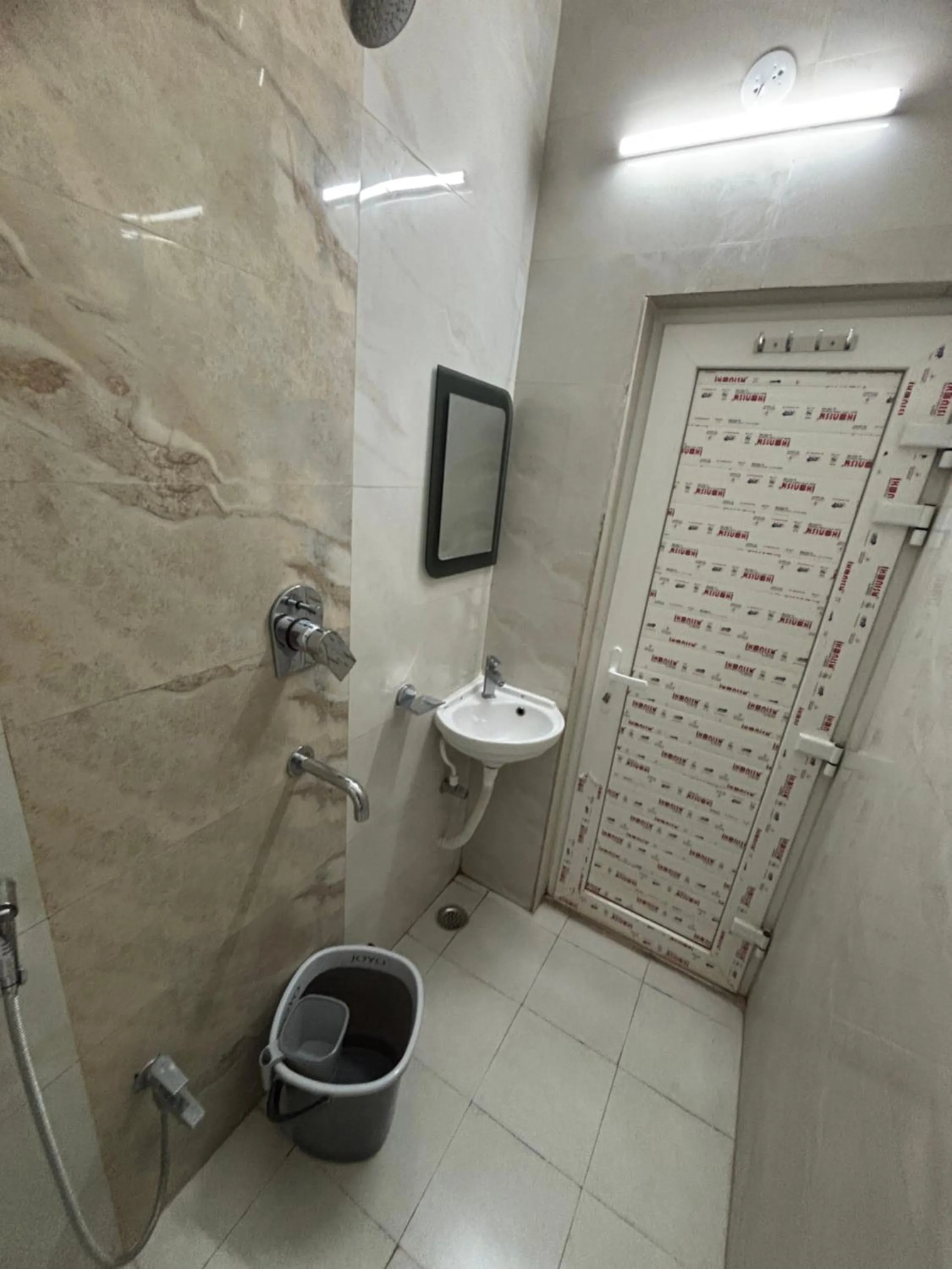 Shower in Bimala Hotel