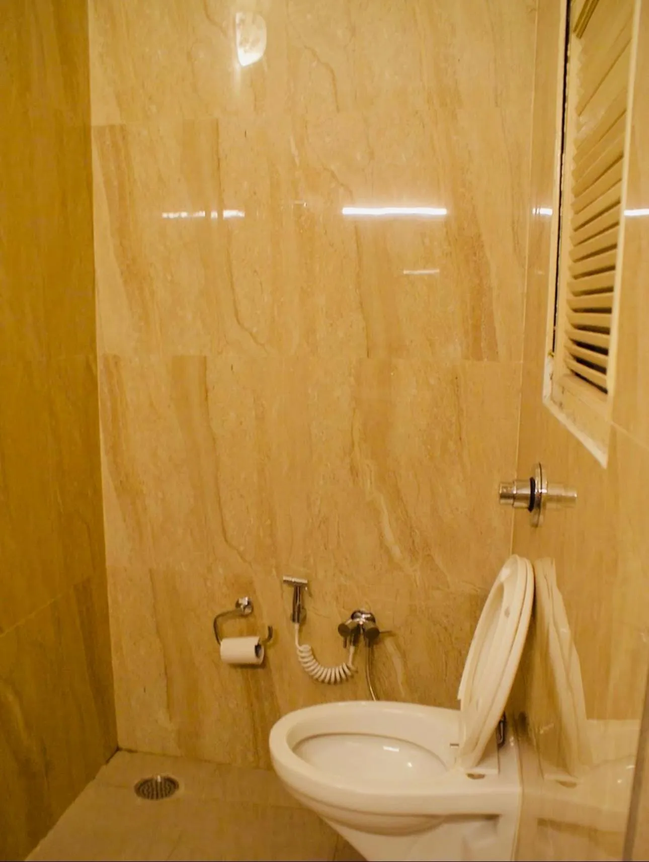 Toilet in Bimala Hotel