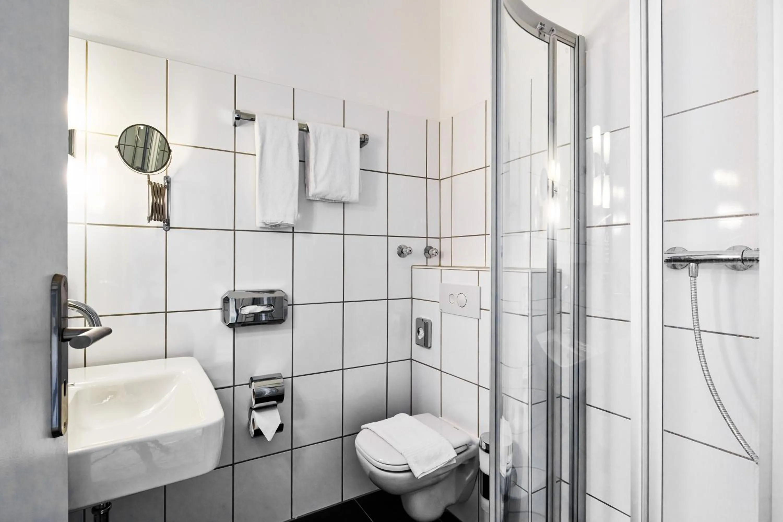 Shower in Hotel Gersfelder Hof