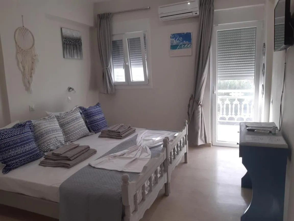 Bed in Shades of Zante 1