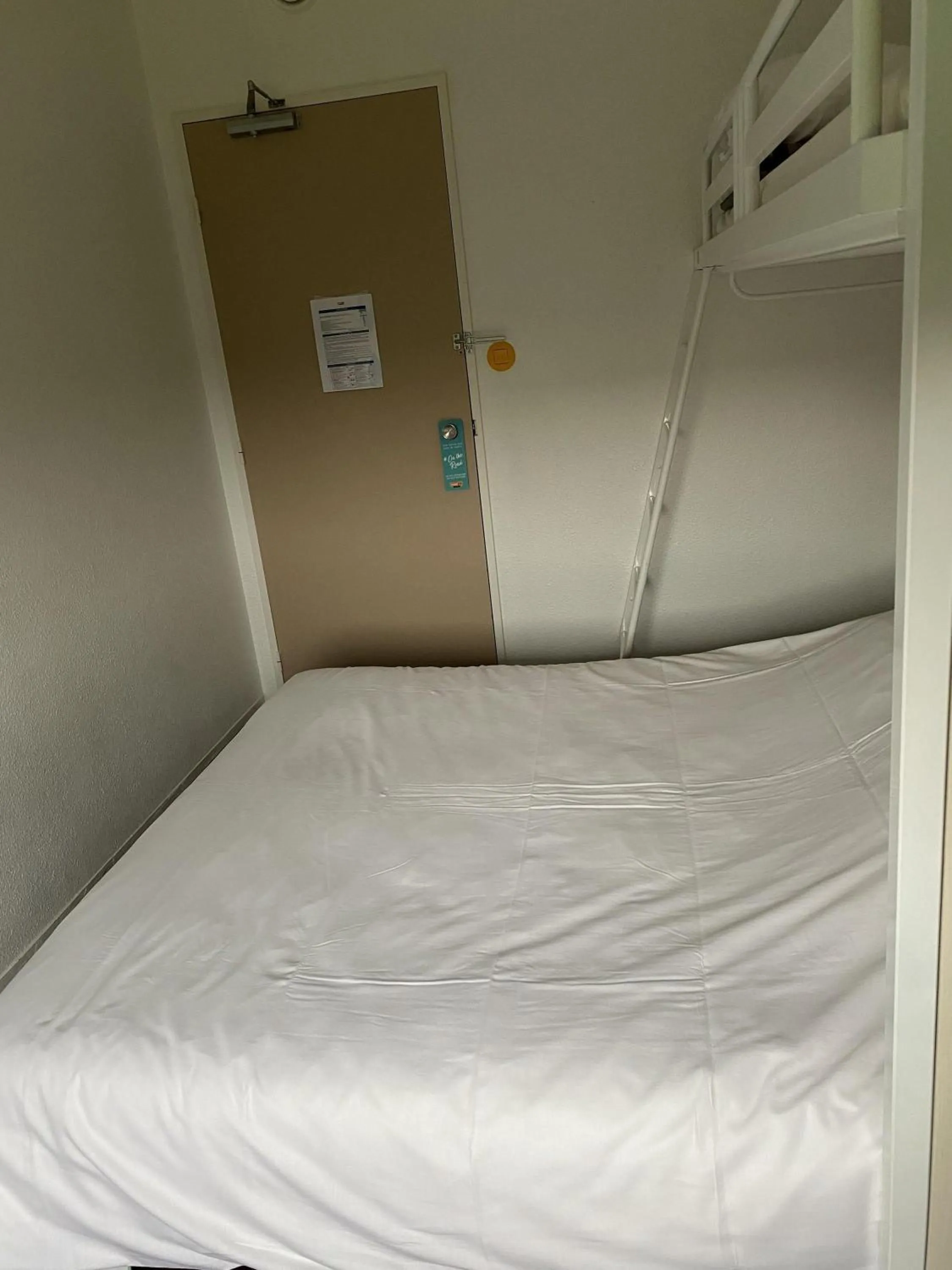 Bedroom in Hôtel F1 Verdun