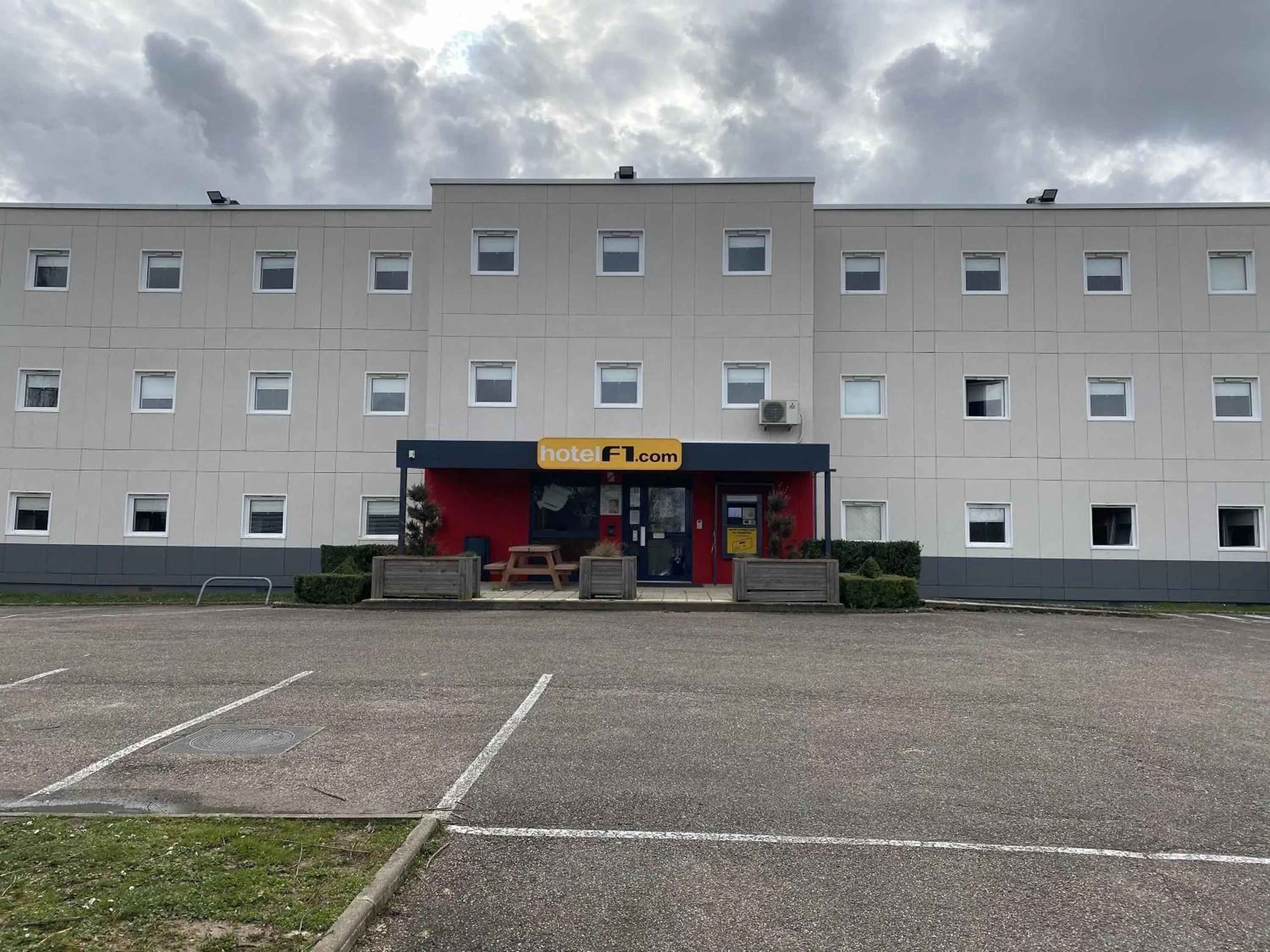 Property building in Hôtel F1 Verdun